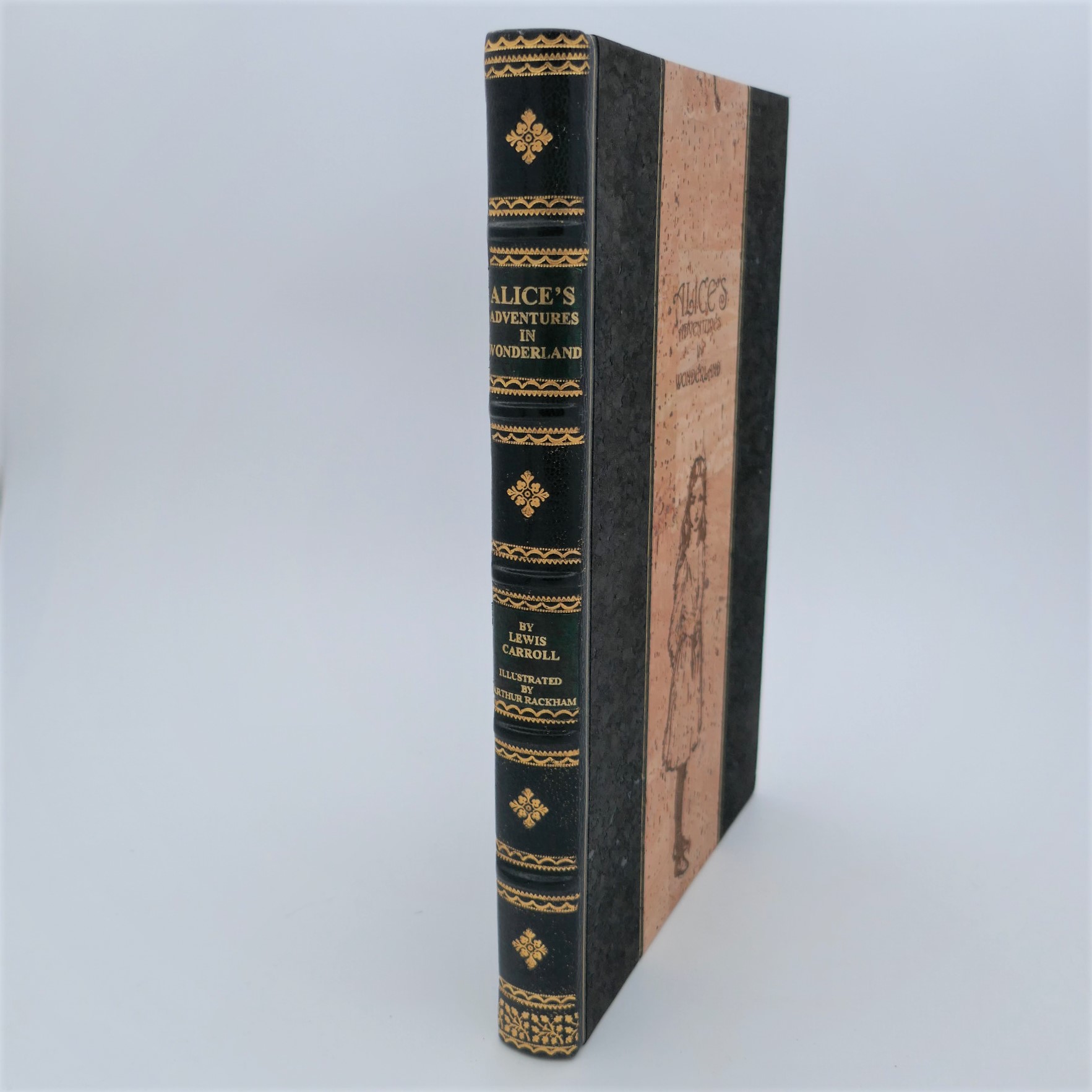 Alice's Adventures In Wonderland. Gift Edition (2020) - Image 3