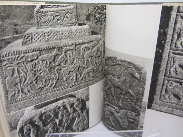 Irish Art. Three Volumes. (1965-1970) - Image 6