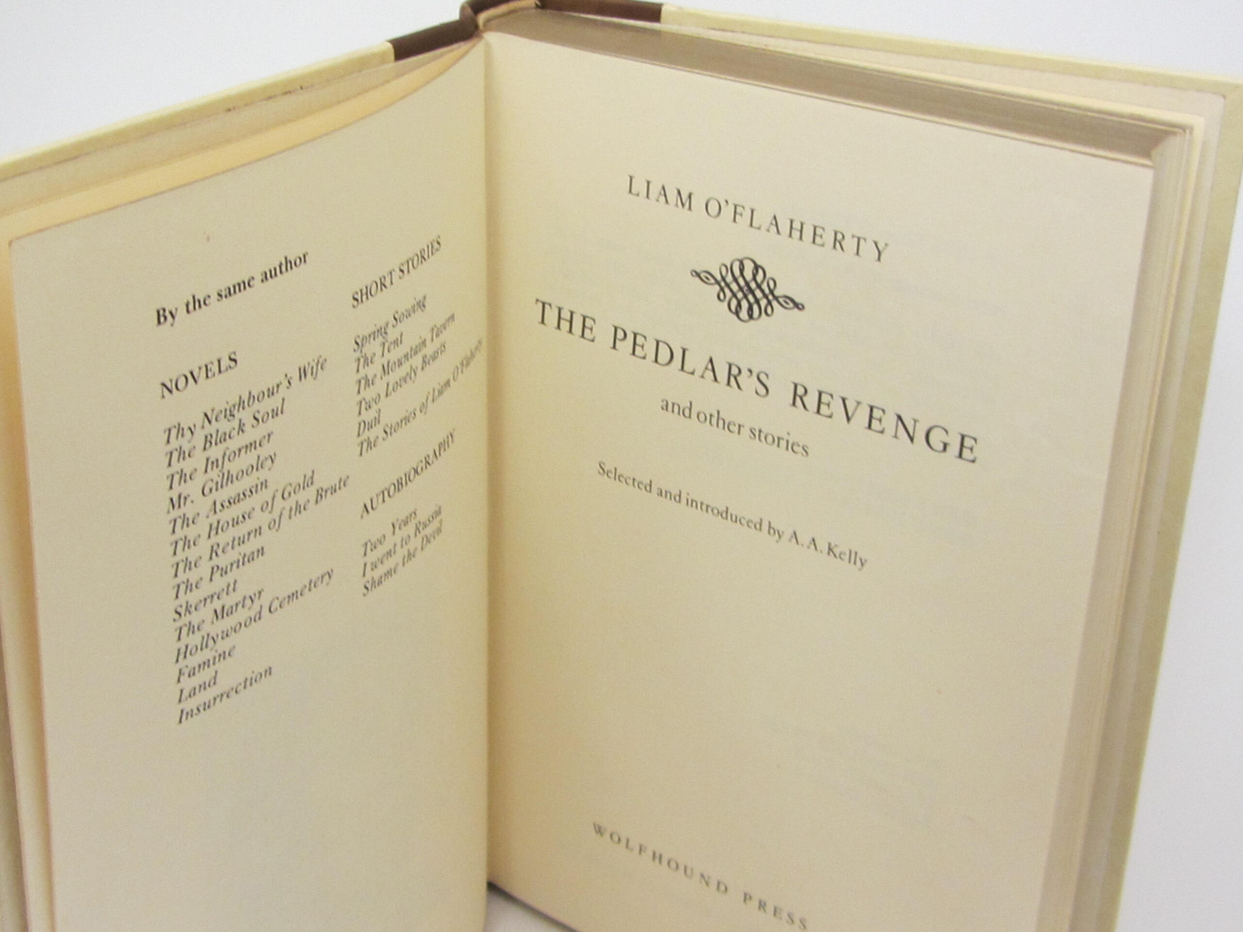 The Pedlar's Revenge and other Stories. Limited Signed Edition (1976) - Image 3