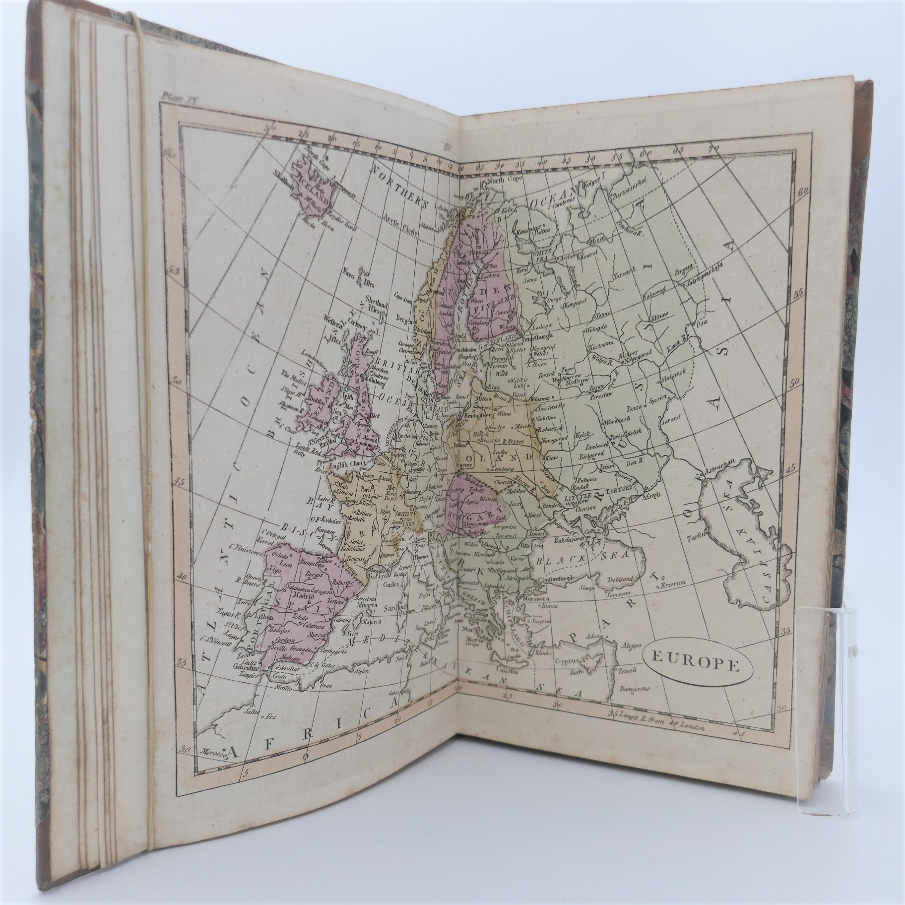 An Atlas to Walker's Geography and Gazetteer. By John Walker - Ussher Island, Dublin (1798) - Image 6