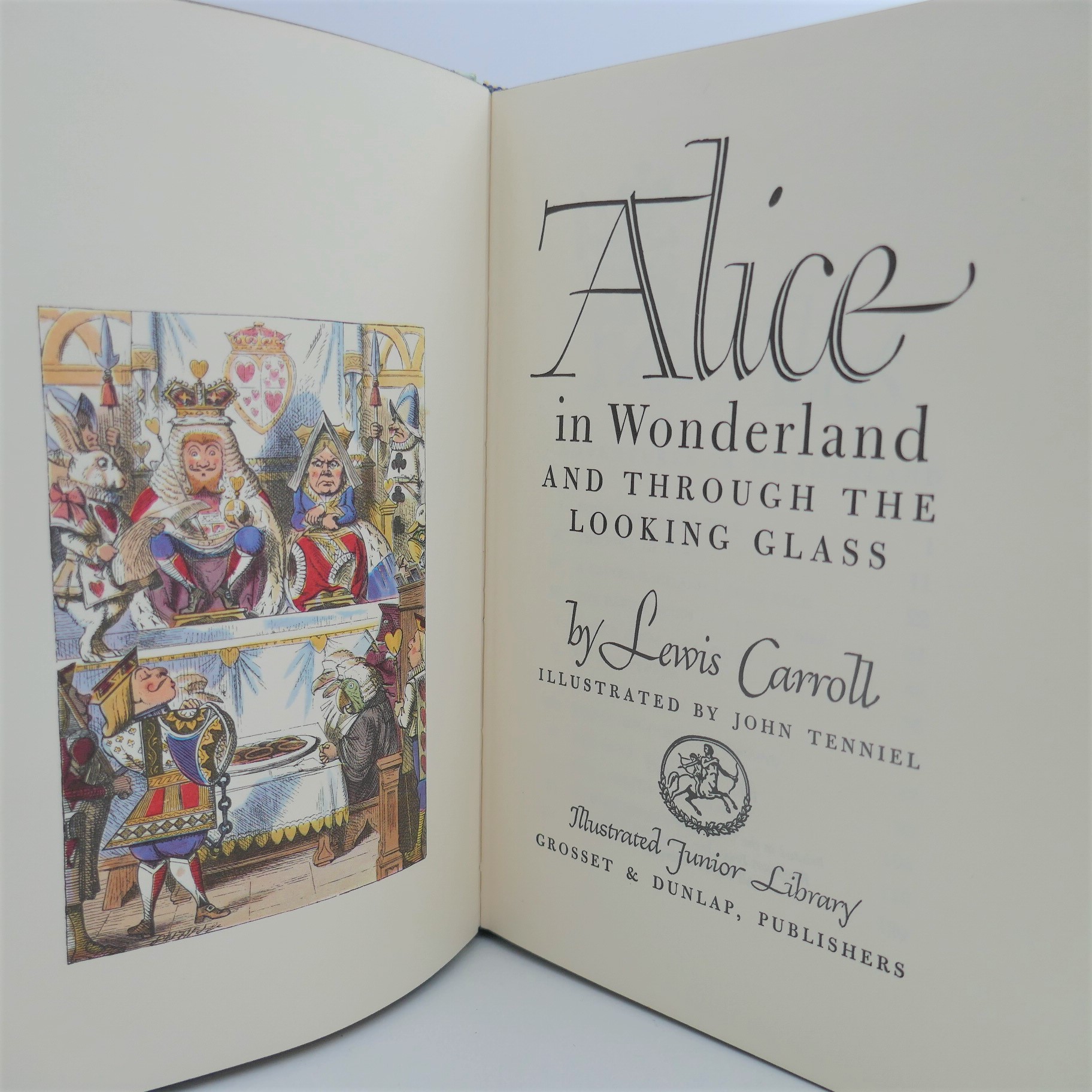 Alice in Wonderland & Through The Looking Glass. Illustrated Junior Library (1978) - Image 3
