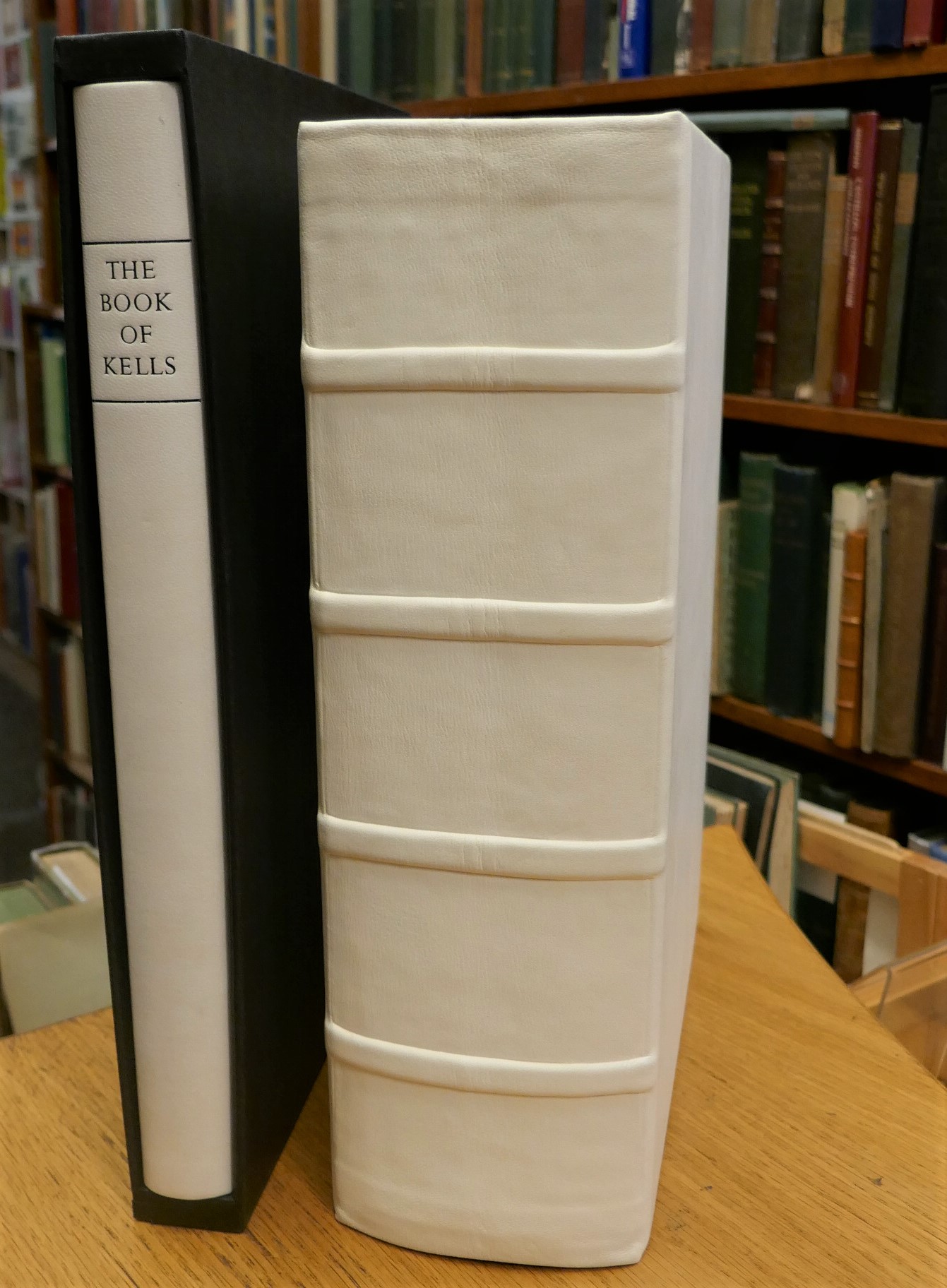 The Book of Kells. Fine Art Facsimile (1990) - Image 7