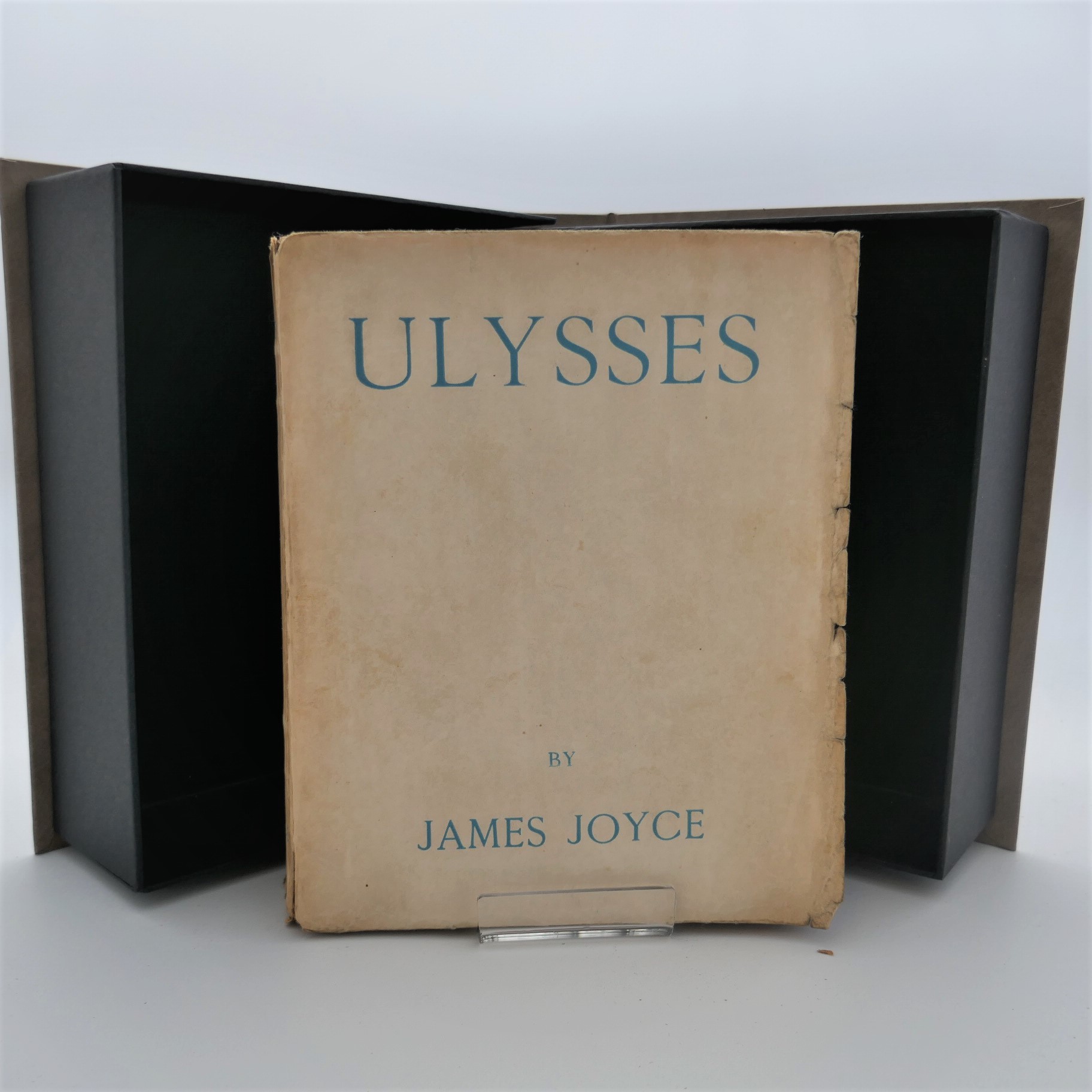 Ulysses. Paris: Shakespeare & Co., 1924. Fifth Printing - Image 9
