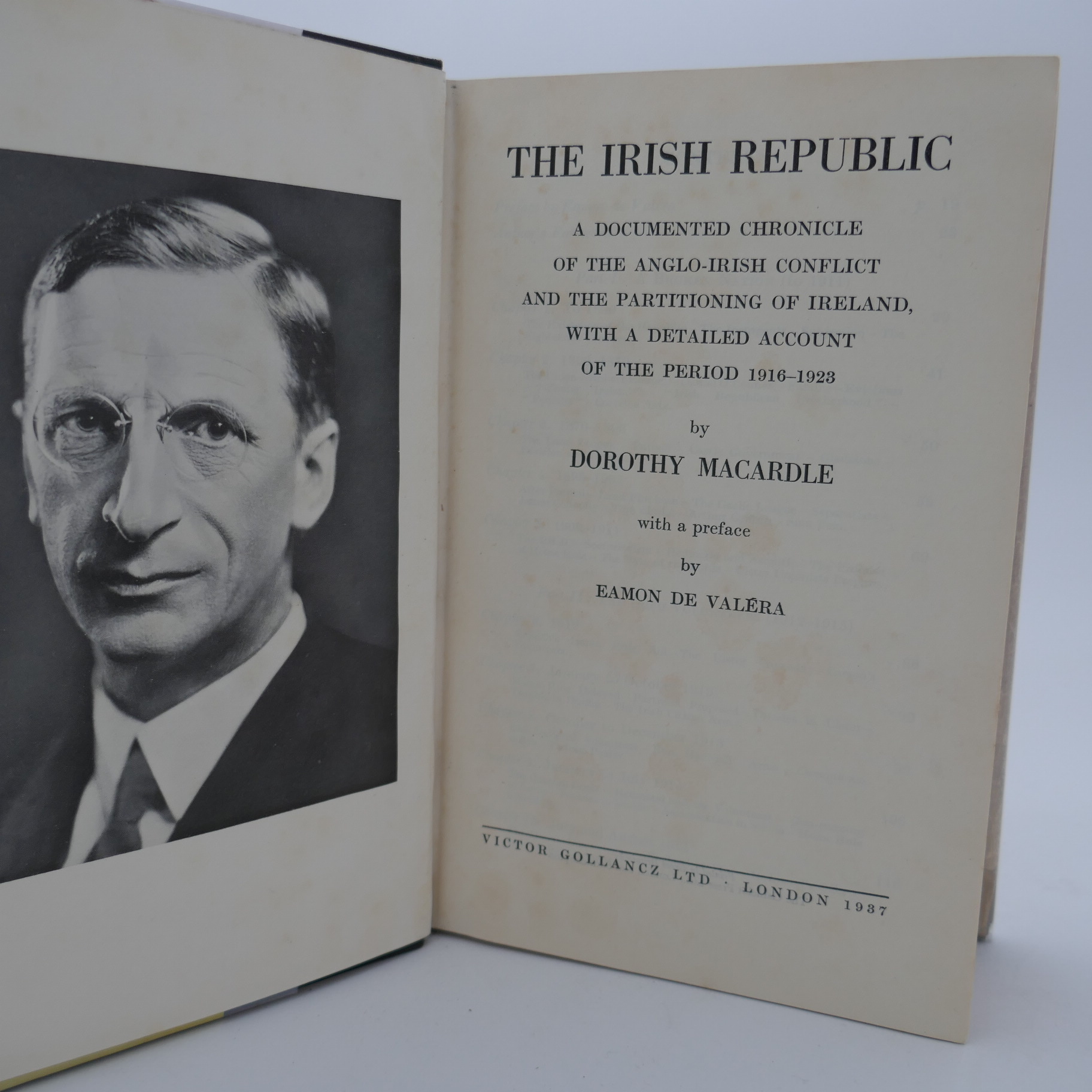 The Irish Republic. A Chronicle of the Anglo-Irish Conflict (1937) - Image 3