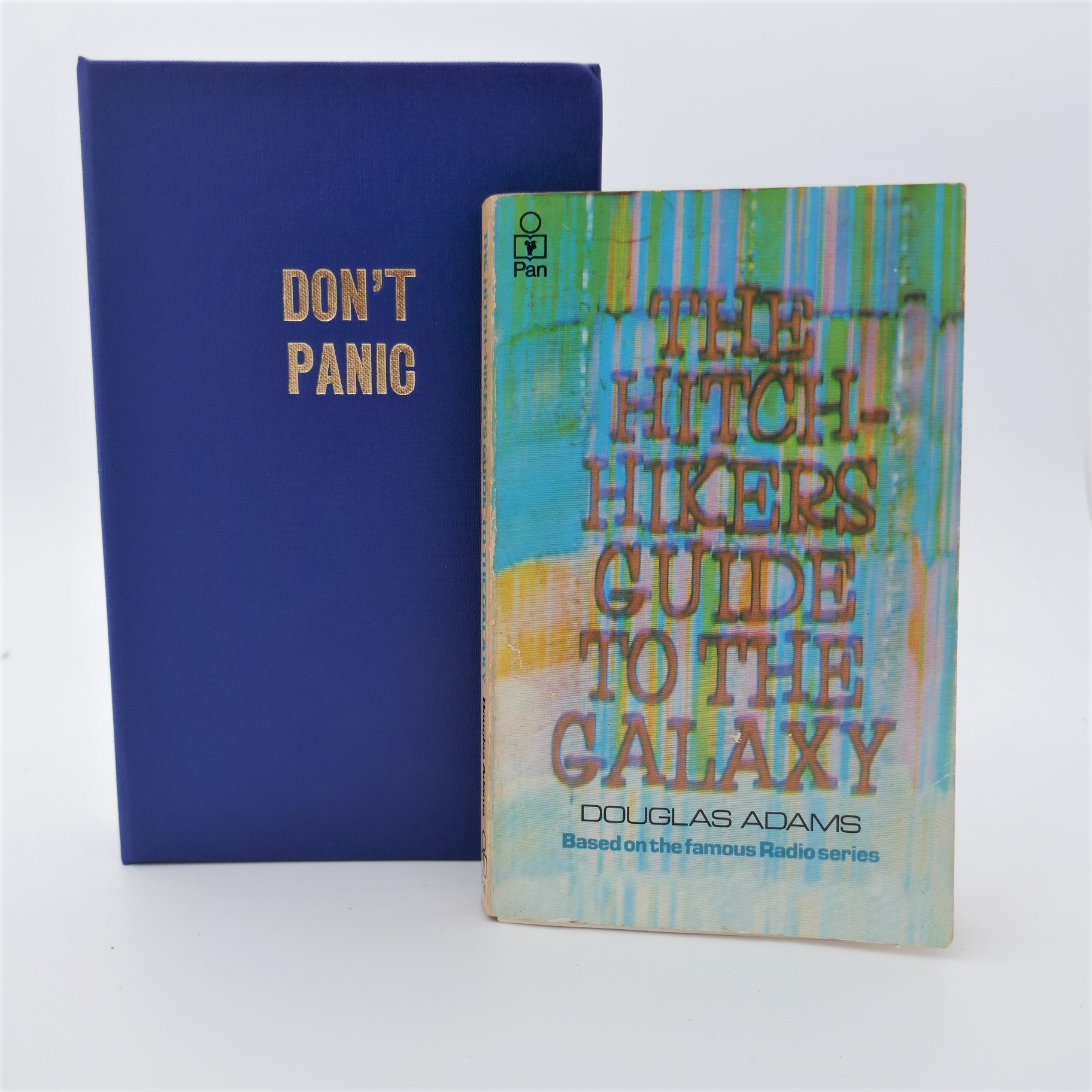 The Hitch Hikers Guide to The Galaxy. Signed by the Author (1979) - Image 4