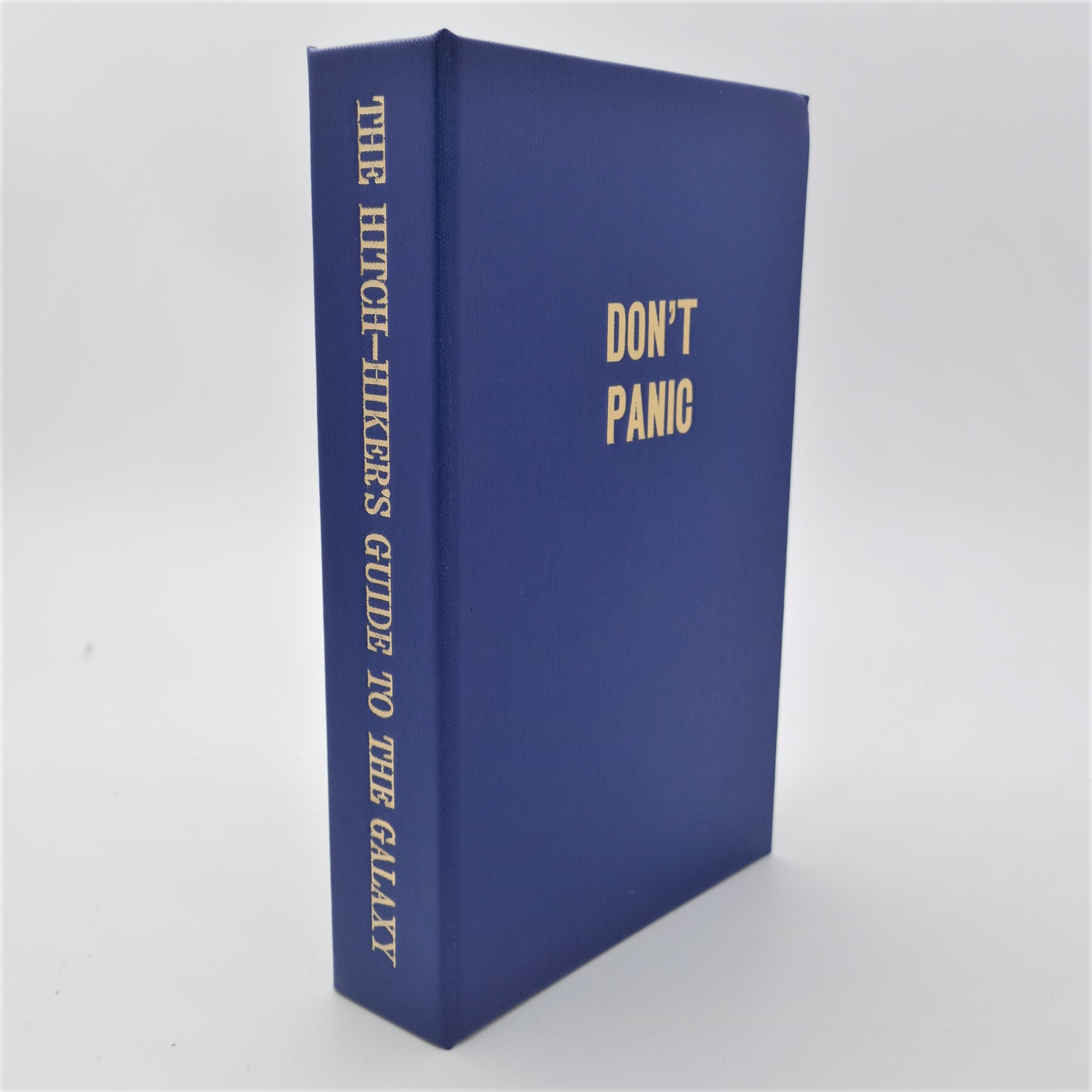 The Hitch Hikers Guide to The Galaxy. Signed by the Author (1979) - Image 5