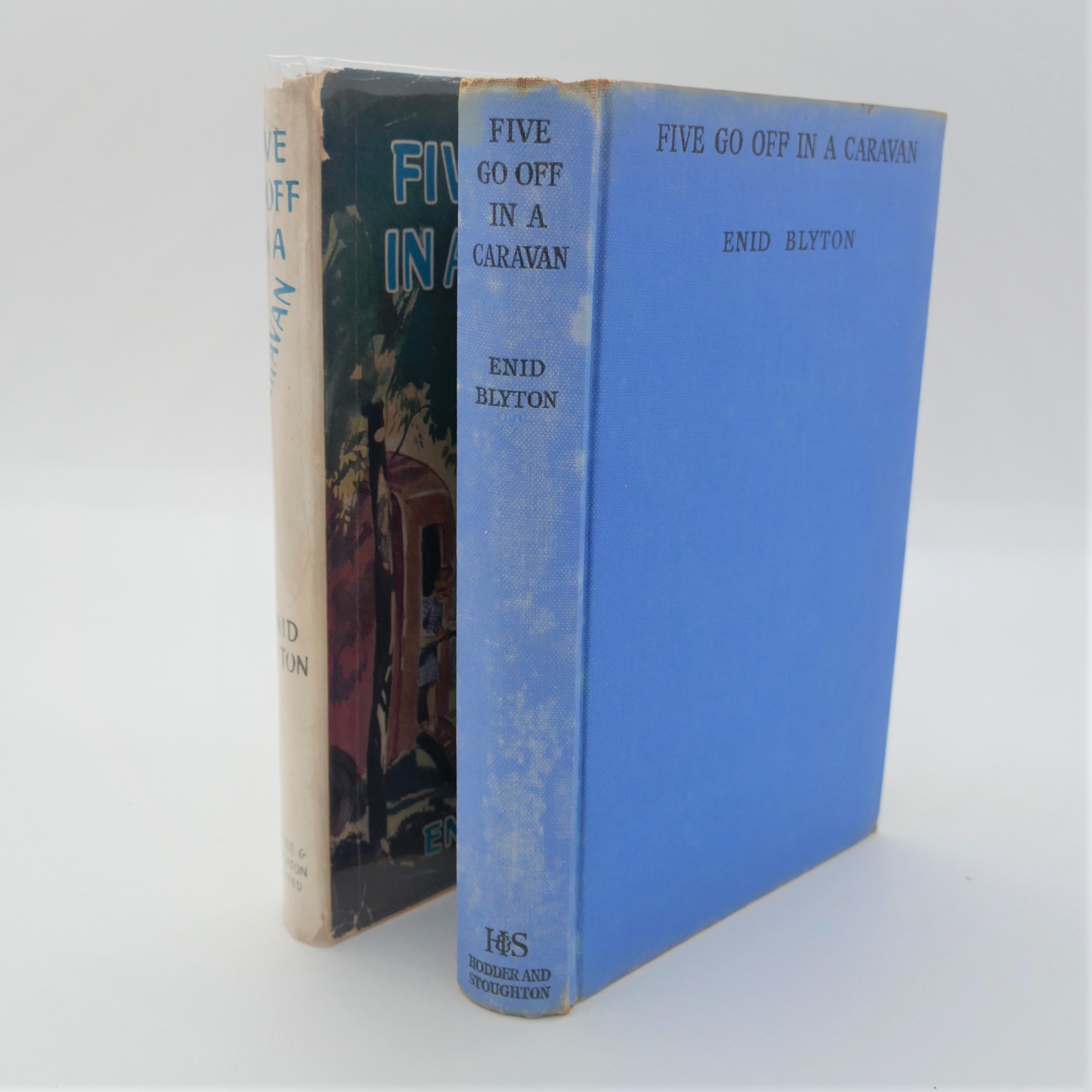 Five Go Off In A Caravan. First Edition (1948) - Image 2