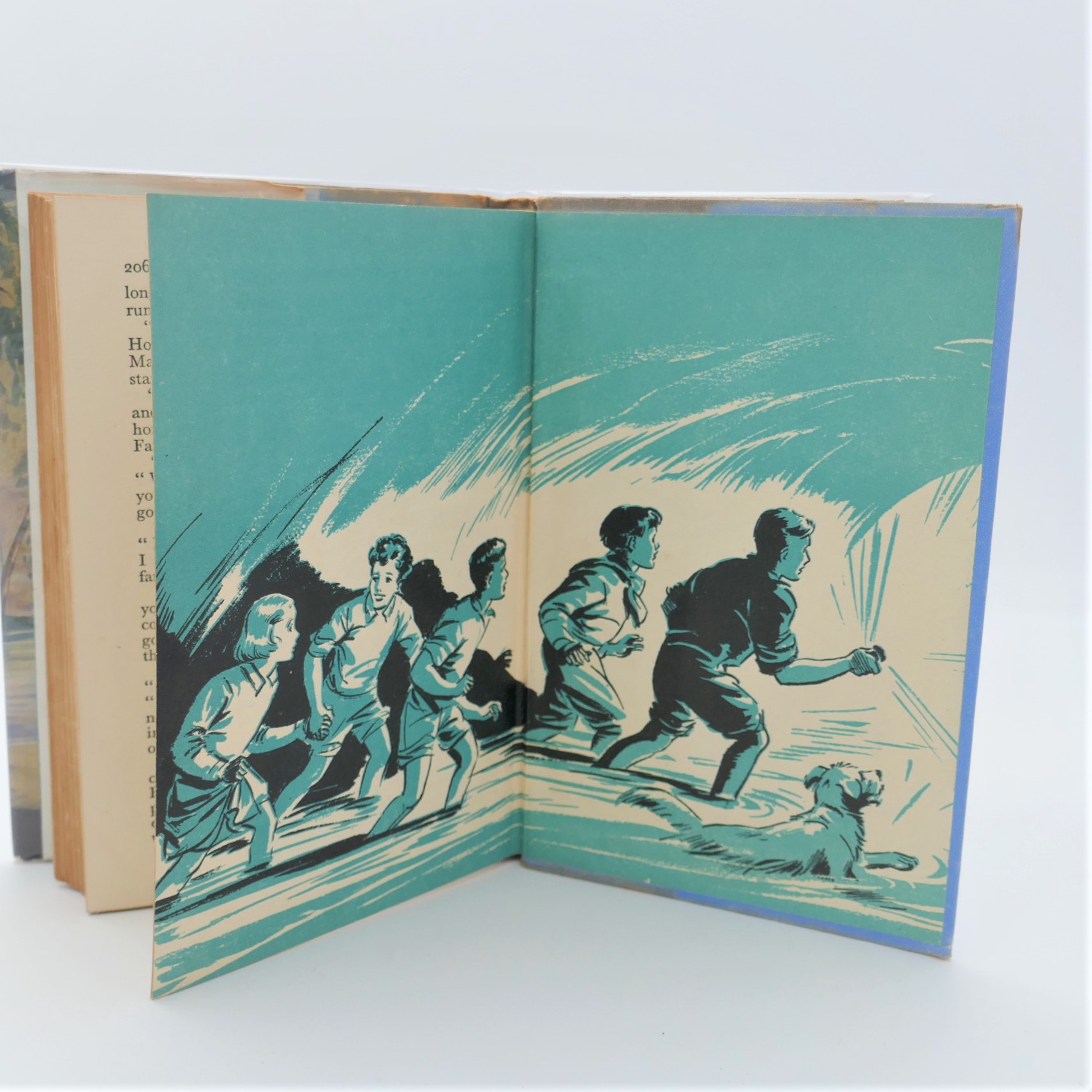 Five Go Off In A Caravan. First Edition (1948) - Image 3