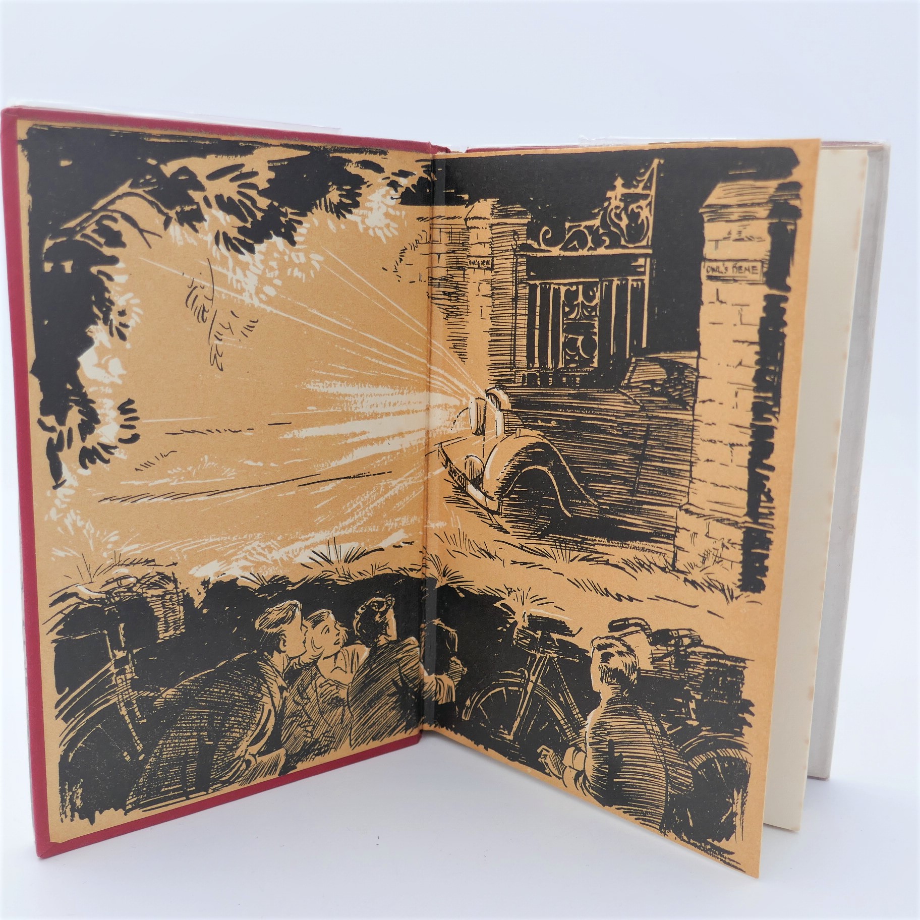 Five Get into Trouble. First Edition (1949) - Image 3