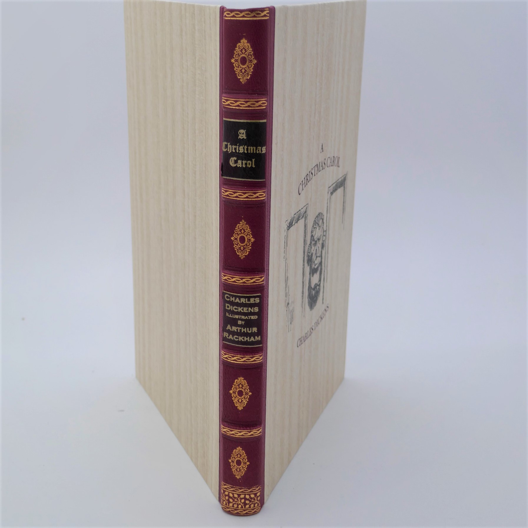 A Christmas Carol. Illustrated by Arthur Rackham. Gift Edition (2021) - Image 3