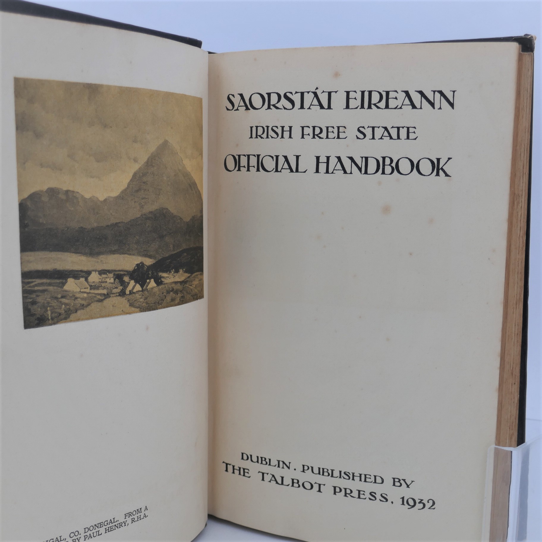 Saorstat Eireann. Irish Free State Official Handbook (1932) - Image 6