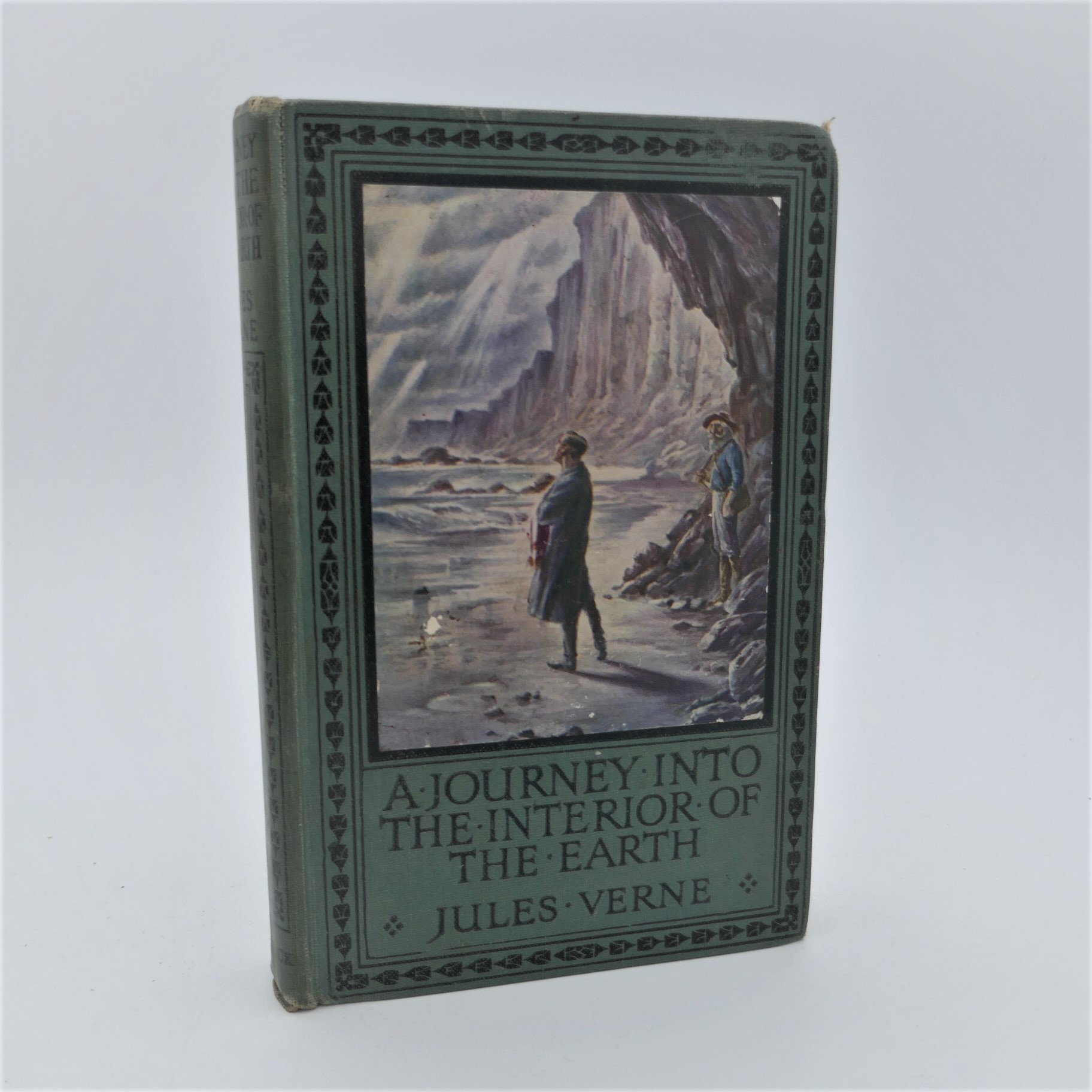 A Journey Into the Interior of the Earth (1900)