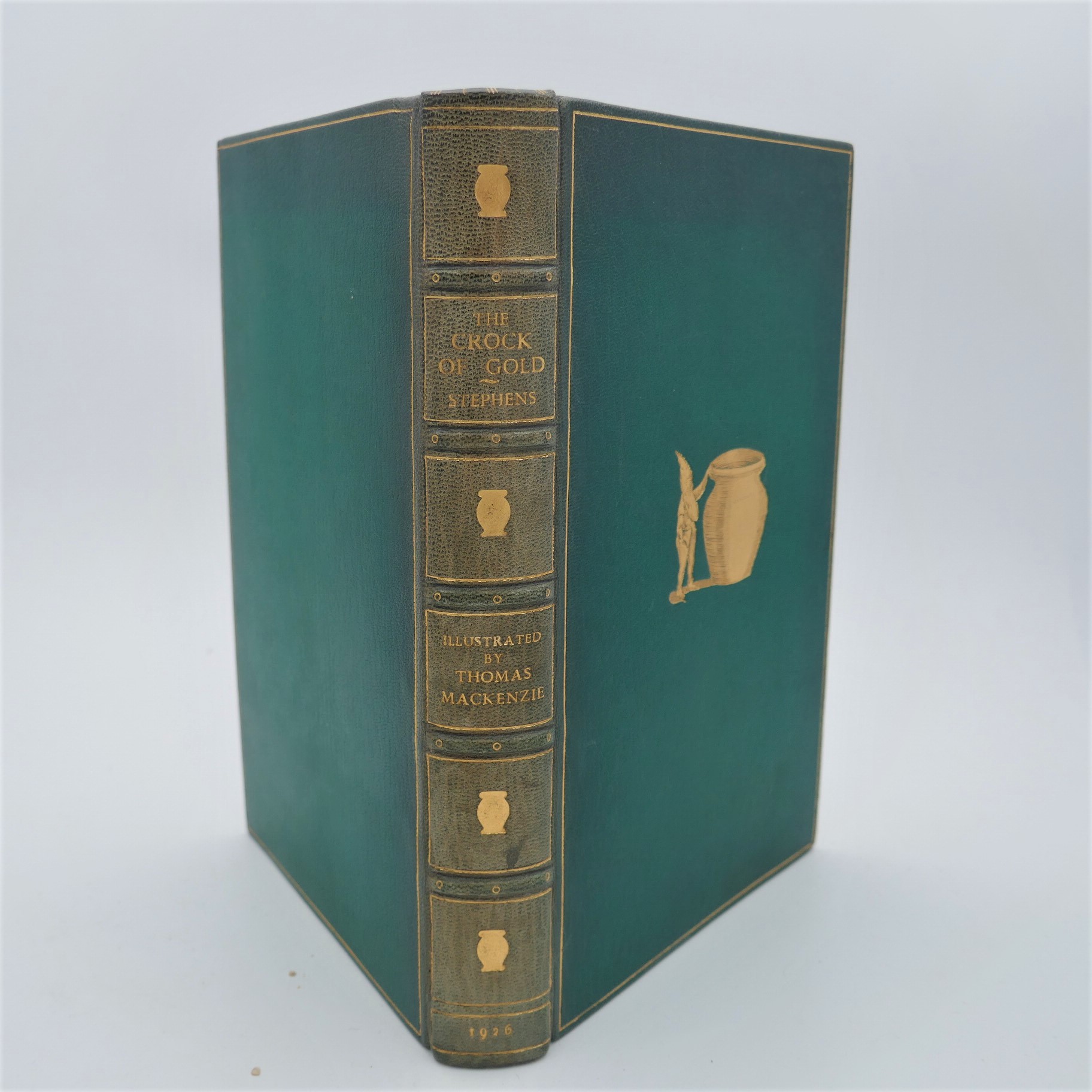 The Crock of Gold. Illustrated by Thomas Mackenzie (1926)