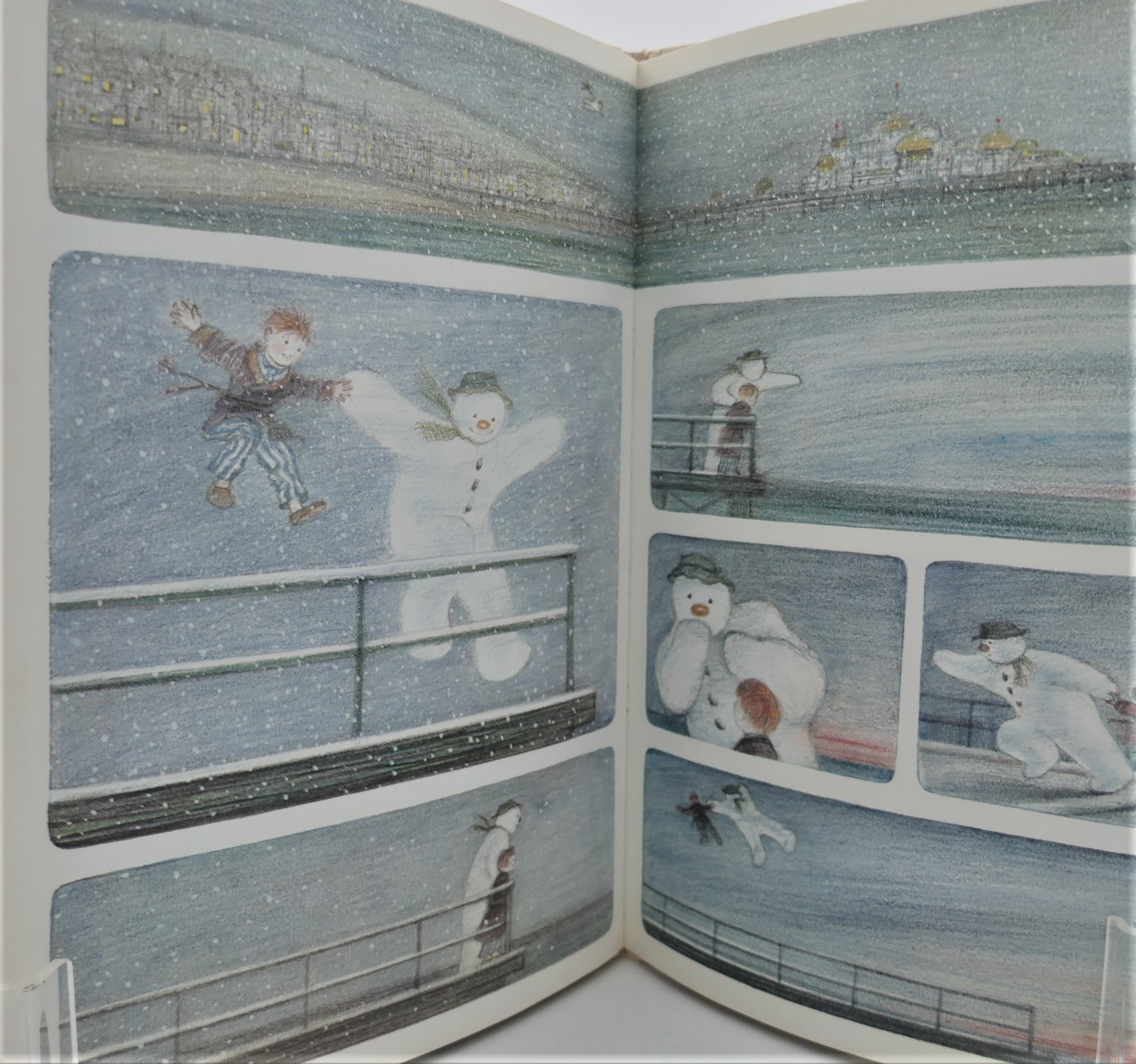 The Snowman. Illustrated by the Author (1978) - Image 4
