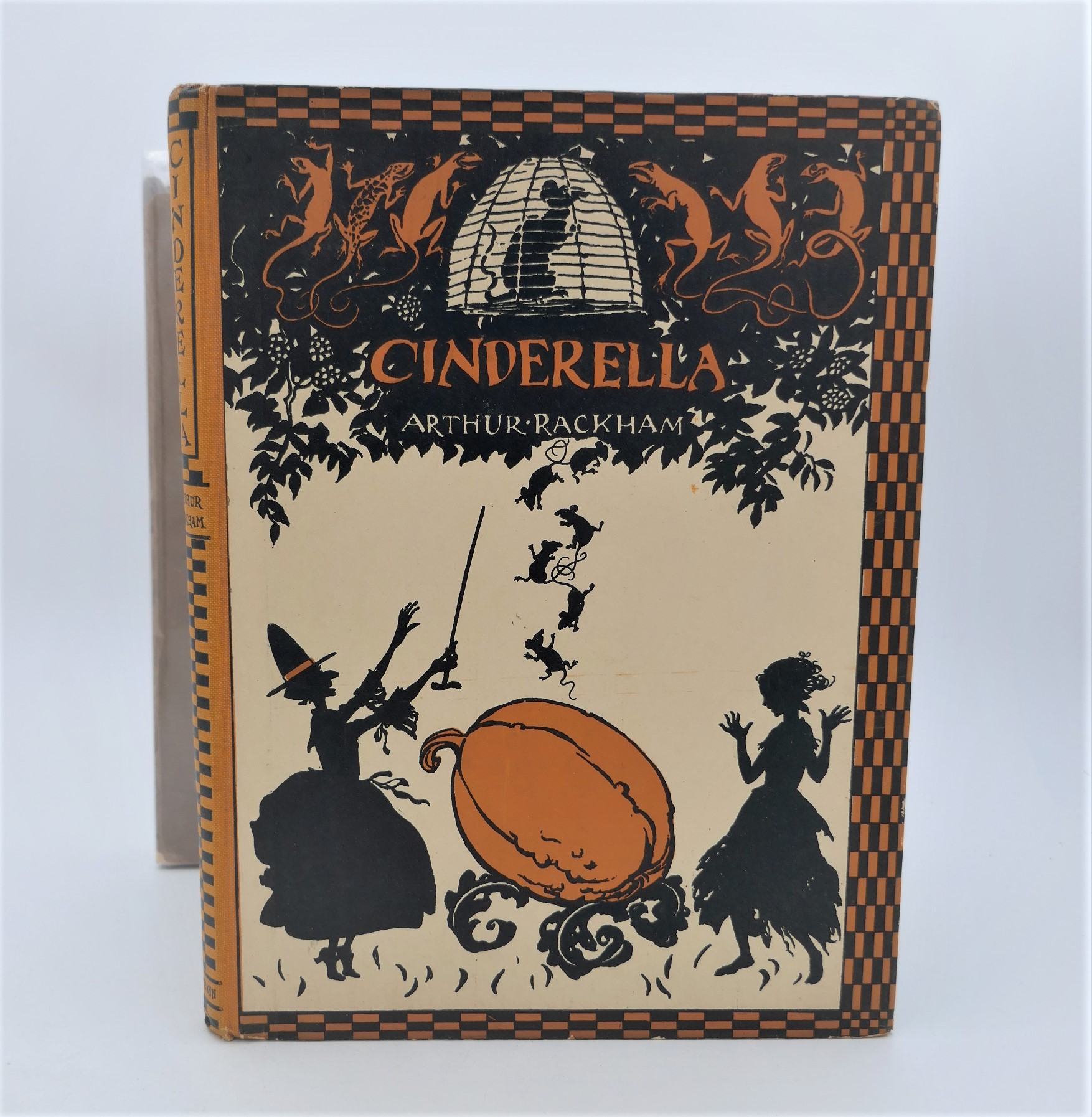 Cinderella. Illustrated by Arthur Rackham (1919) - Image 2