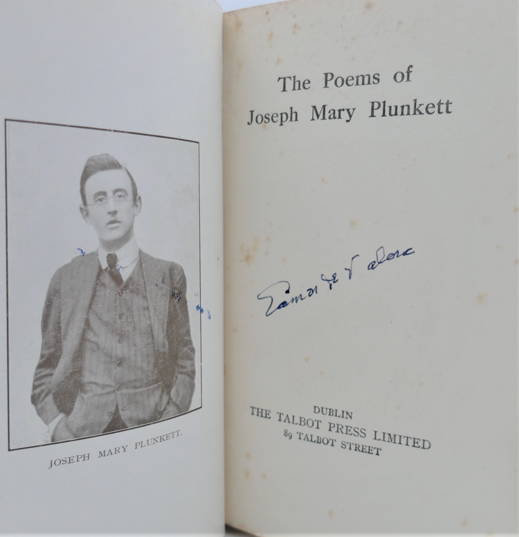 The Poems of Joseph Mary Plunkett. Signed by Éamon De Valera (1930) - Image 2