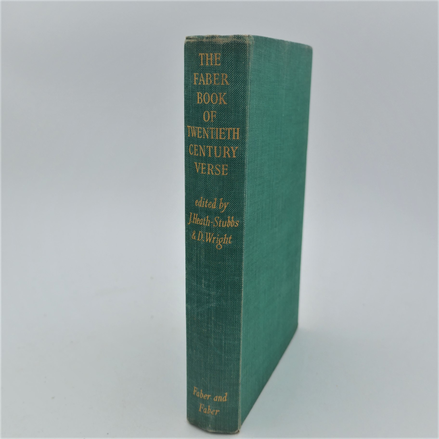 Faber Book of Twentieth Century Verse. Inscribed by Patrick Kavanagh (1953)