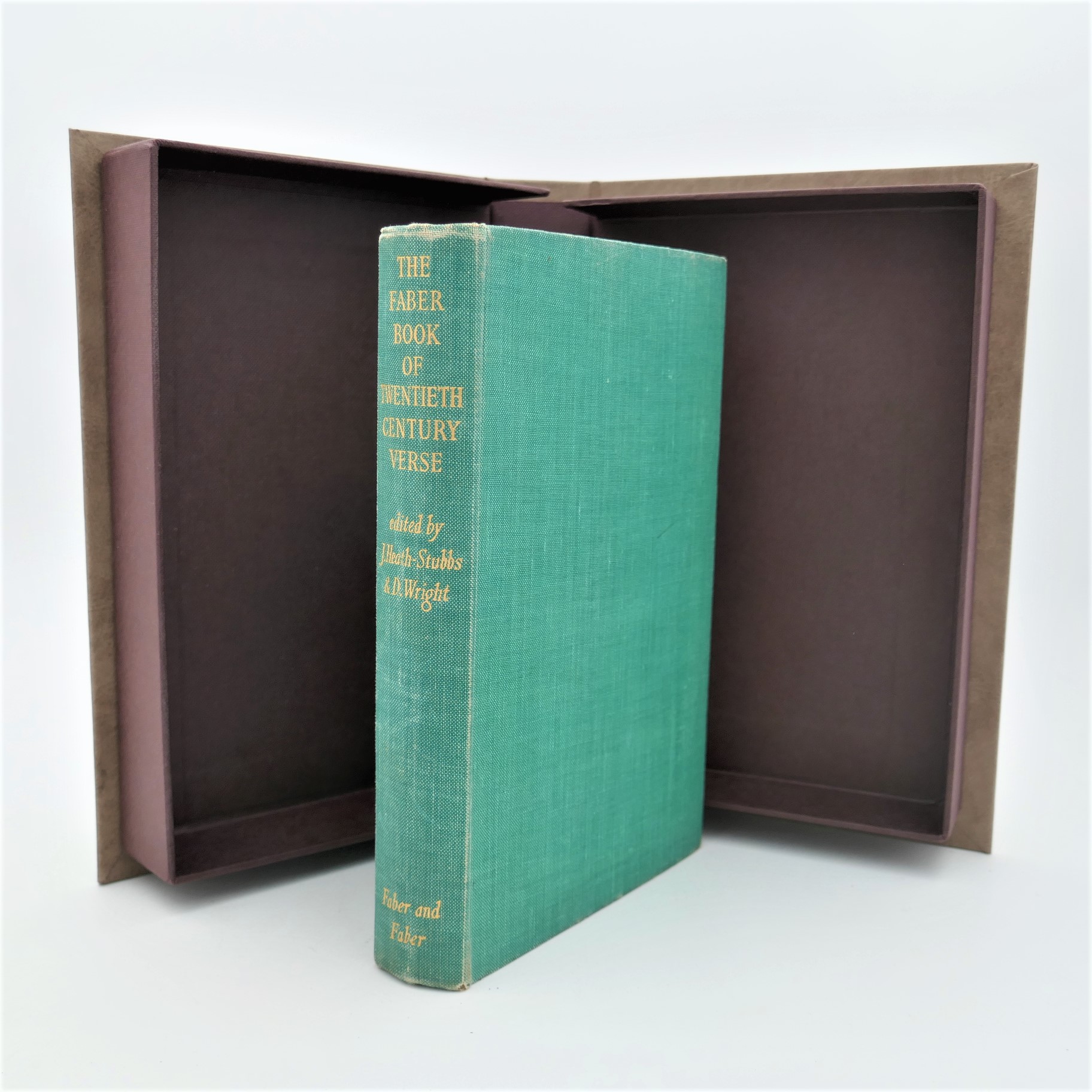 Faber Book of Twentieth Century Verse. Inscribed by Patrick Kavanagh (1953) - Image 8