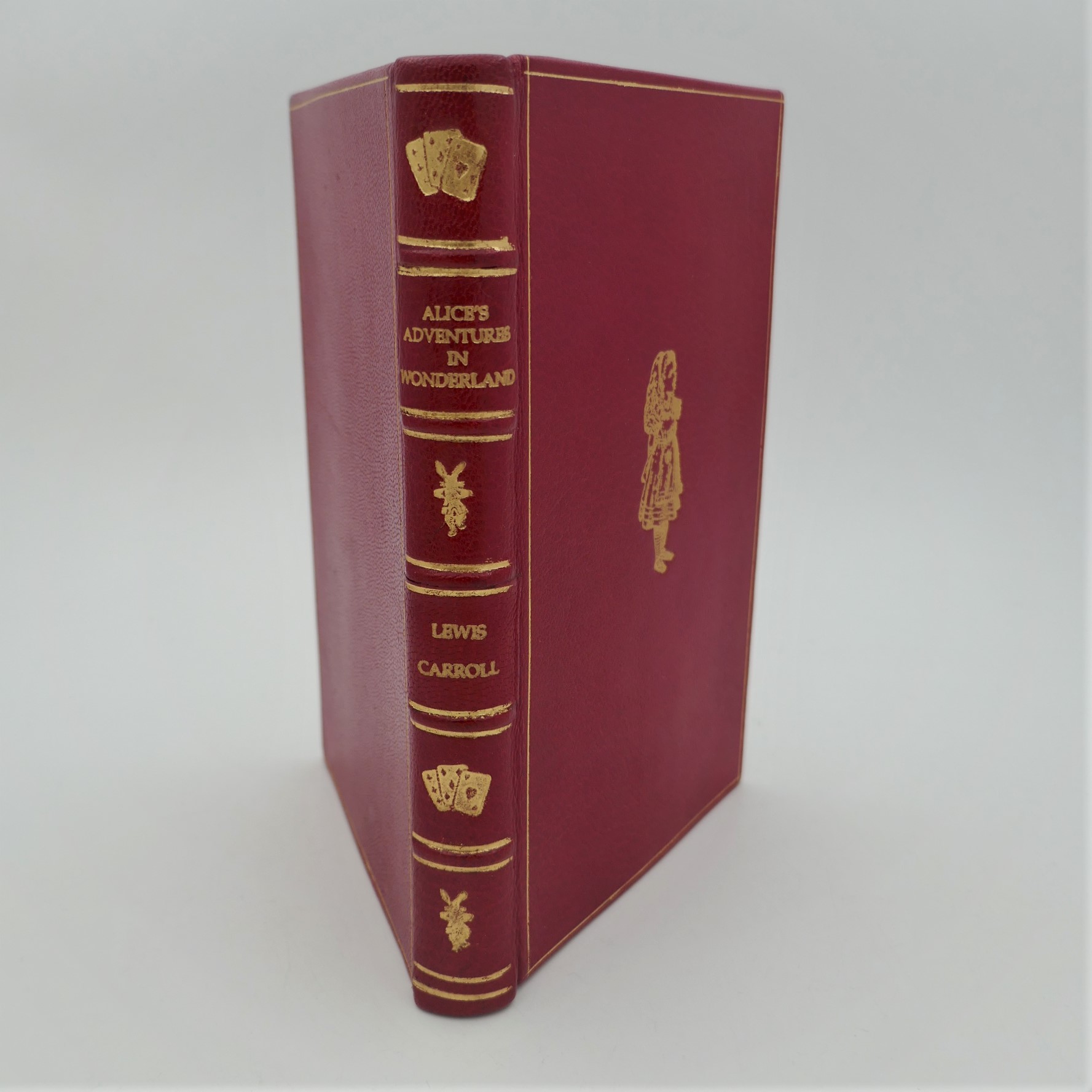 Alice's Adventures in Wonderland. Illustrated by John Tenniel (1907)