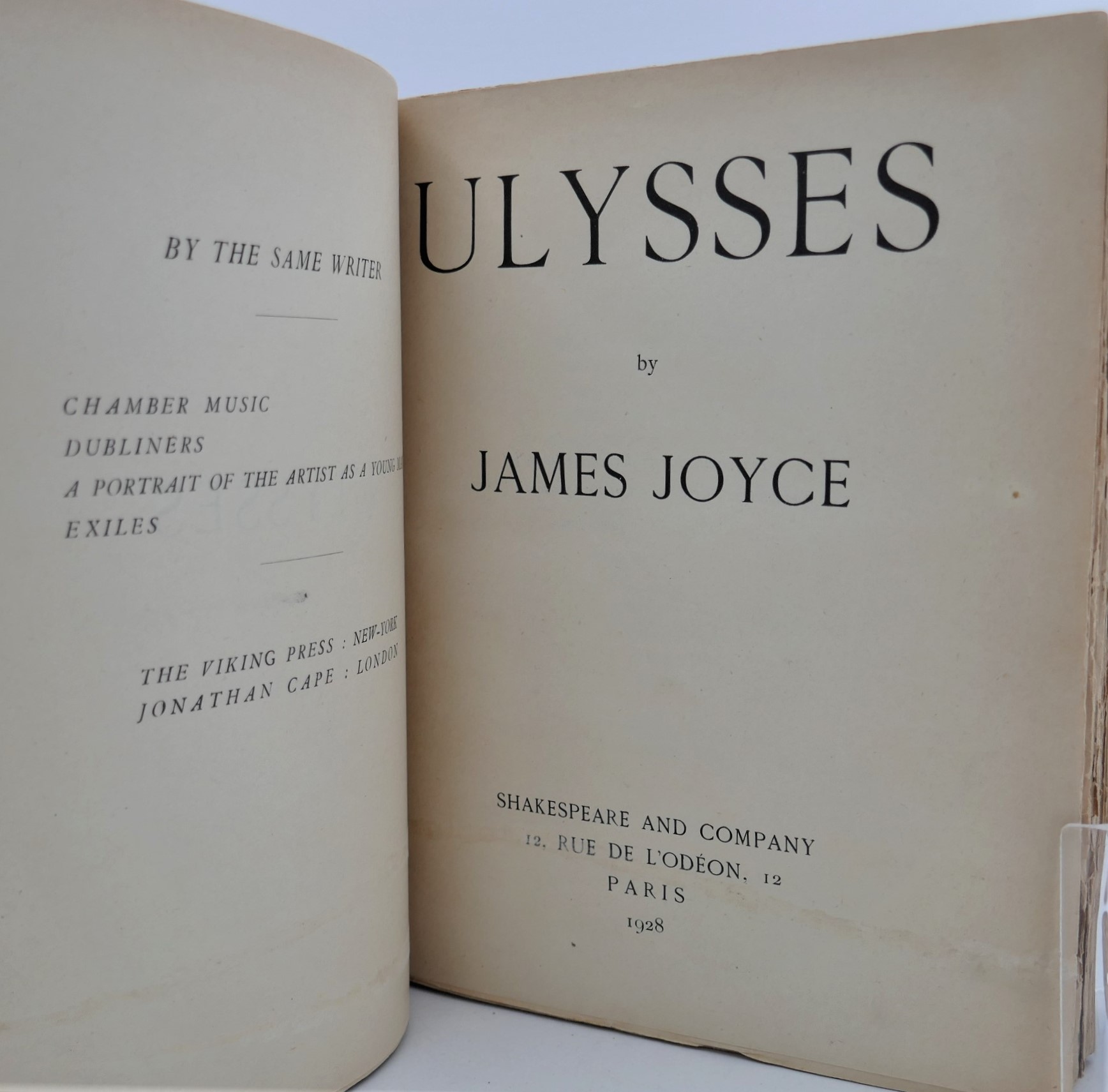 Ulysses. Paris: Shakespeare and Co. Tenth Printing (1928) - Image 4