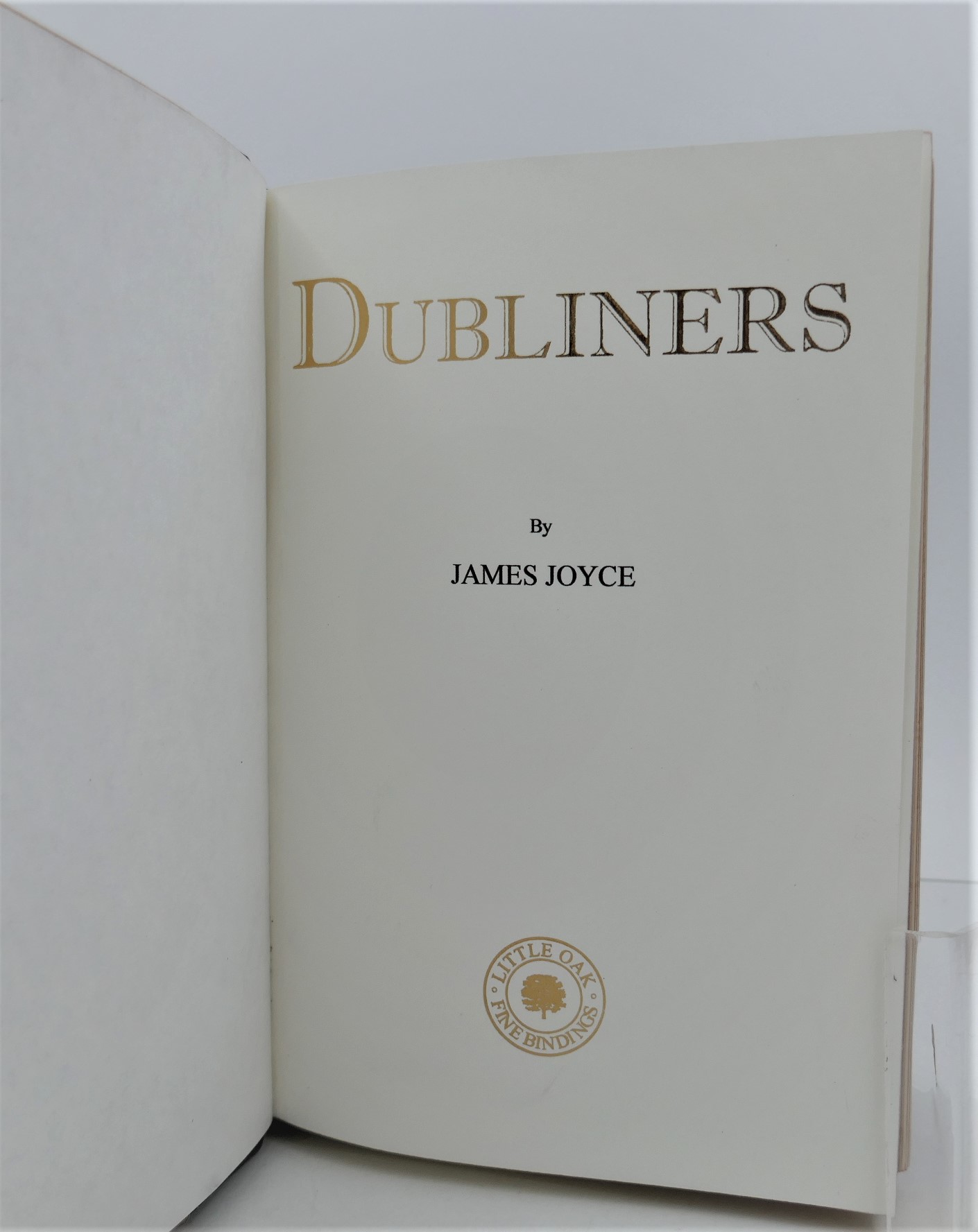 Dubliners. Handbound Edition. Little Oak Fine Bindings ( 2023) - Image 4
