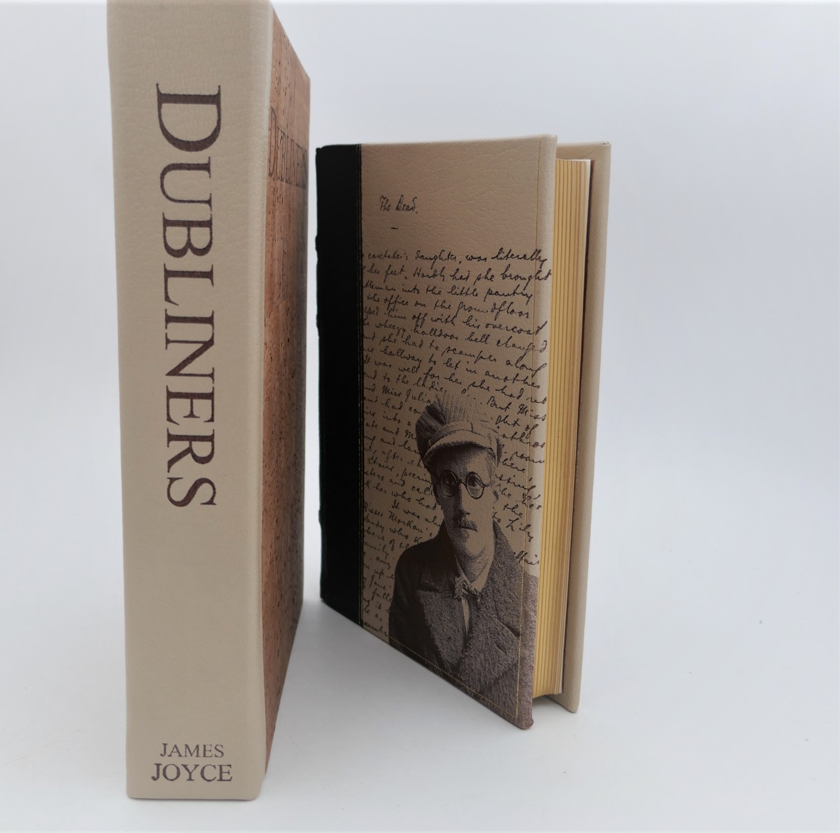 Dubliners. Handbound Edition. Little Oak Fine Bindings ( 2023) - Image 5