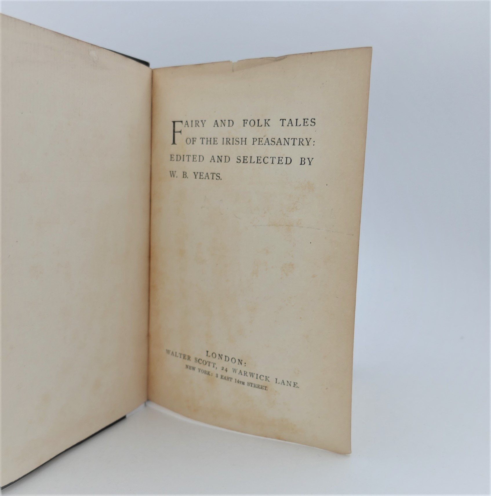 Fairy and Folk Tales of the Irish Peasantry (1903) - Image 2