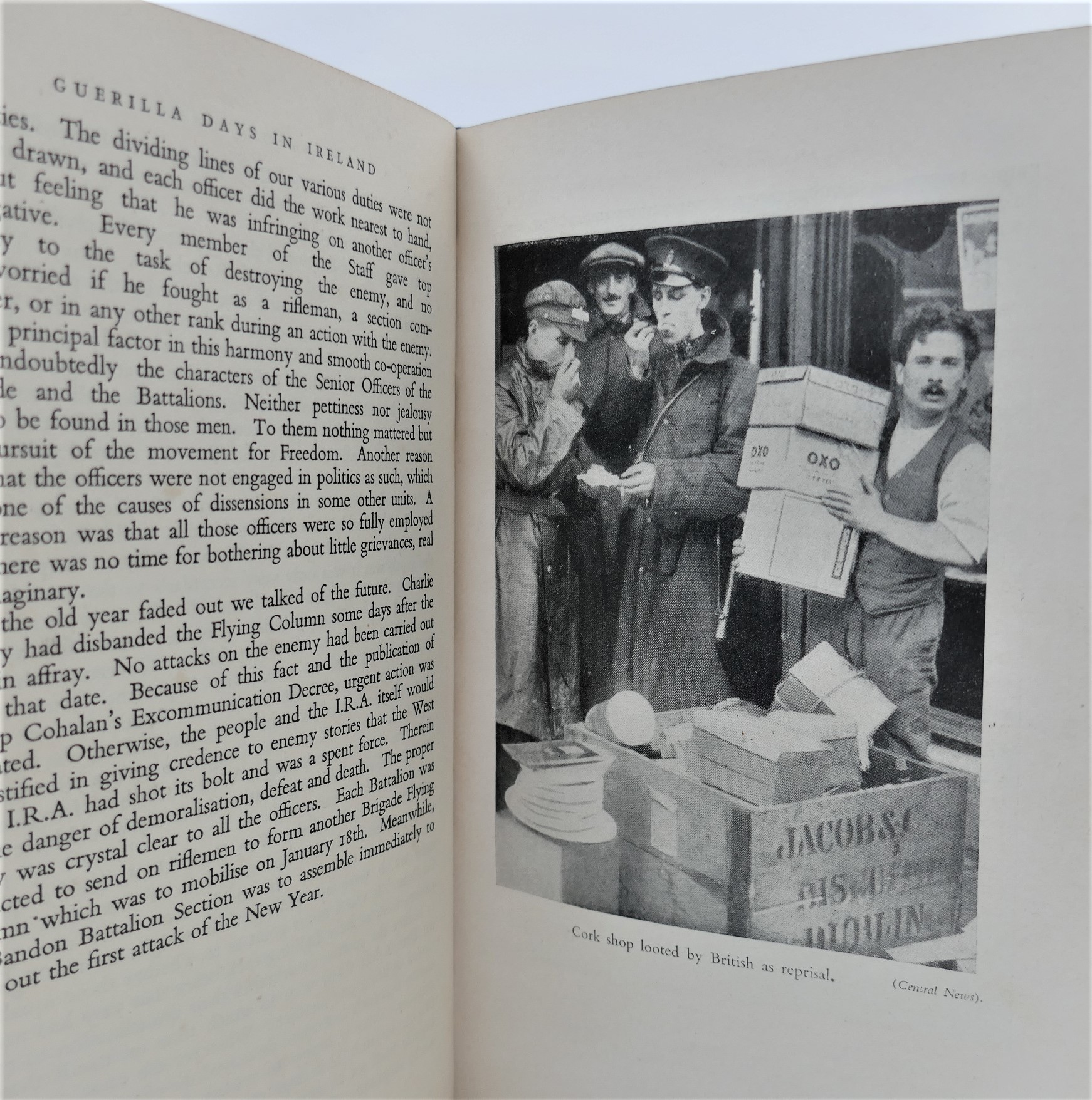 Guerilla Days in Ireland. Inscribed by the Author (1949) - Image 4