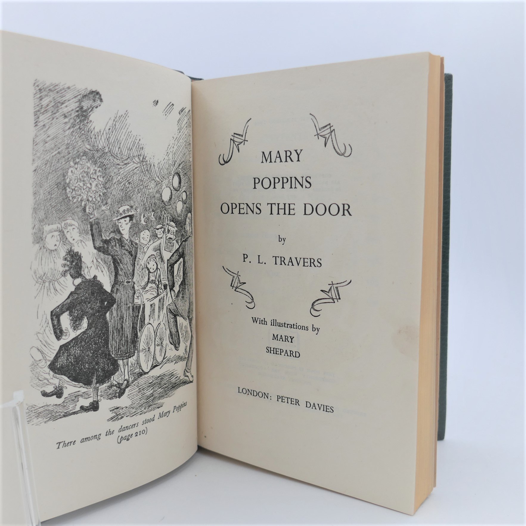 Mary Poppins Opens the Door. First Edition (1944) - Image 3