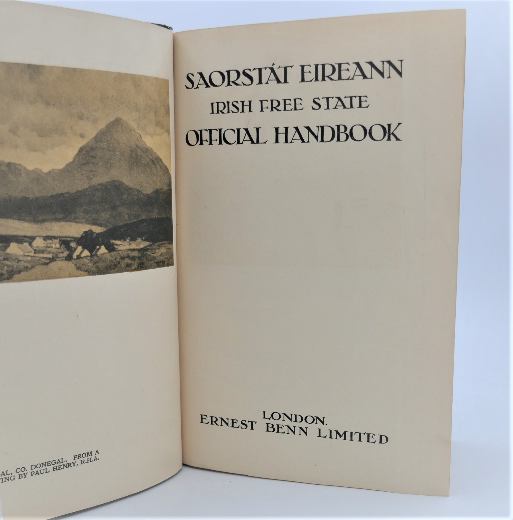 Saorstat Eireann. Irish Free State Official Handbook (1932) - Image 2