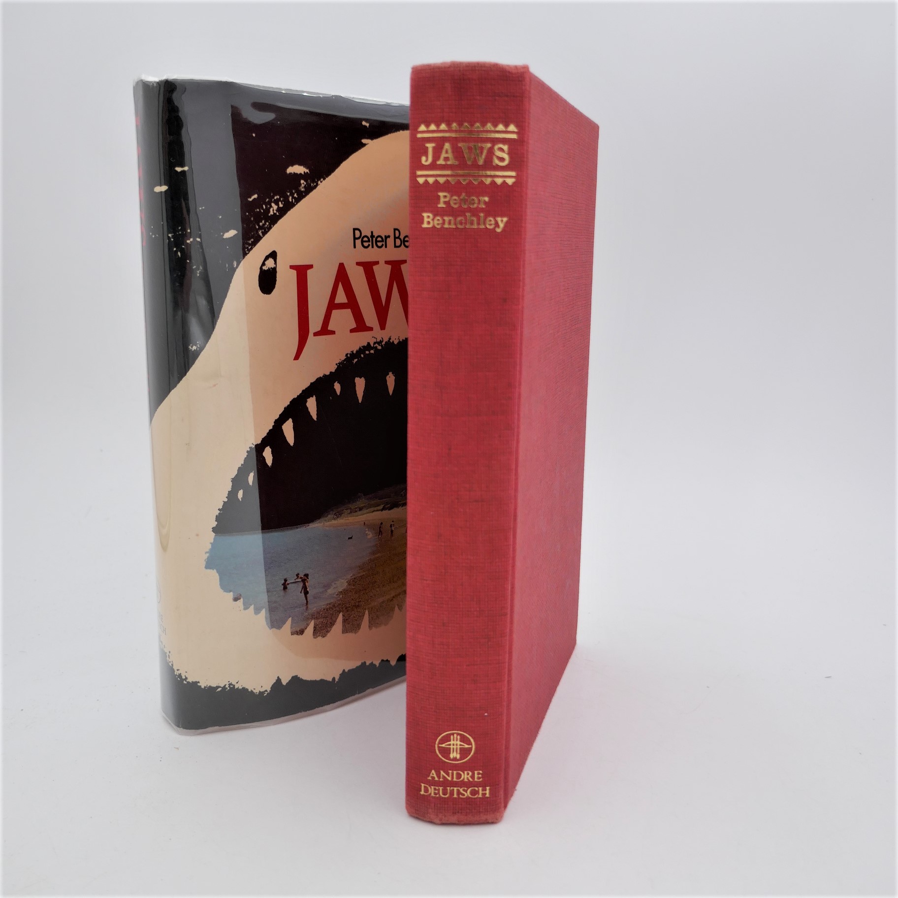 Jaws. First UK Edition (1974) - Image 2