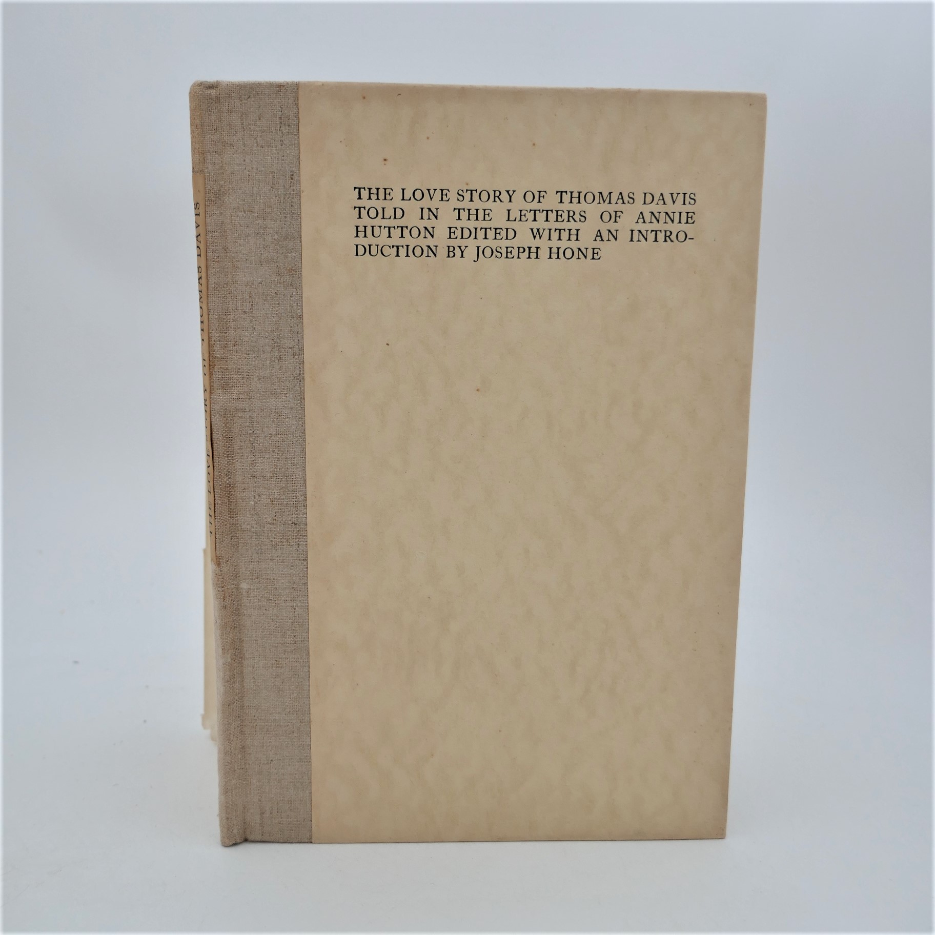 The Love Story of Thomas Davis. Cuala Press (1924)