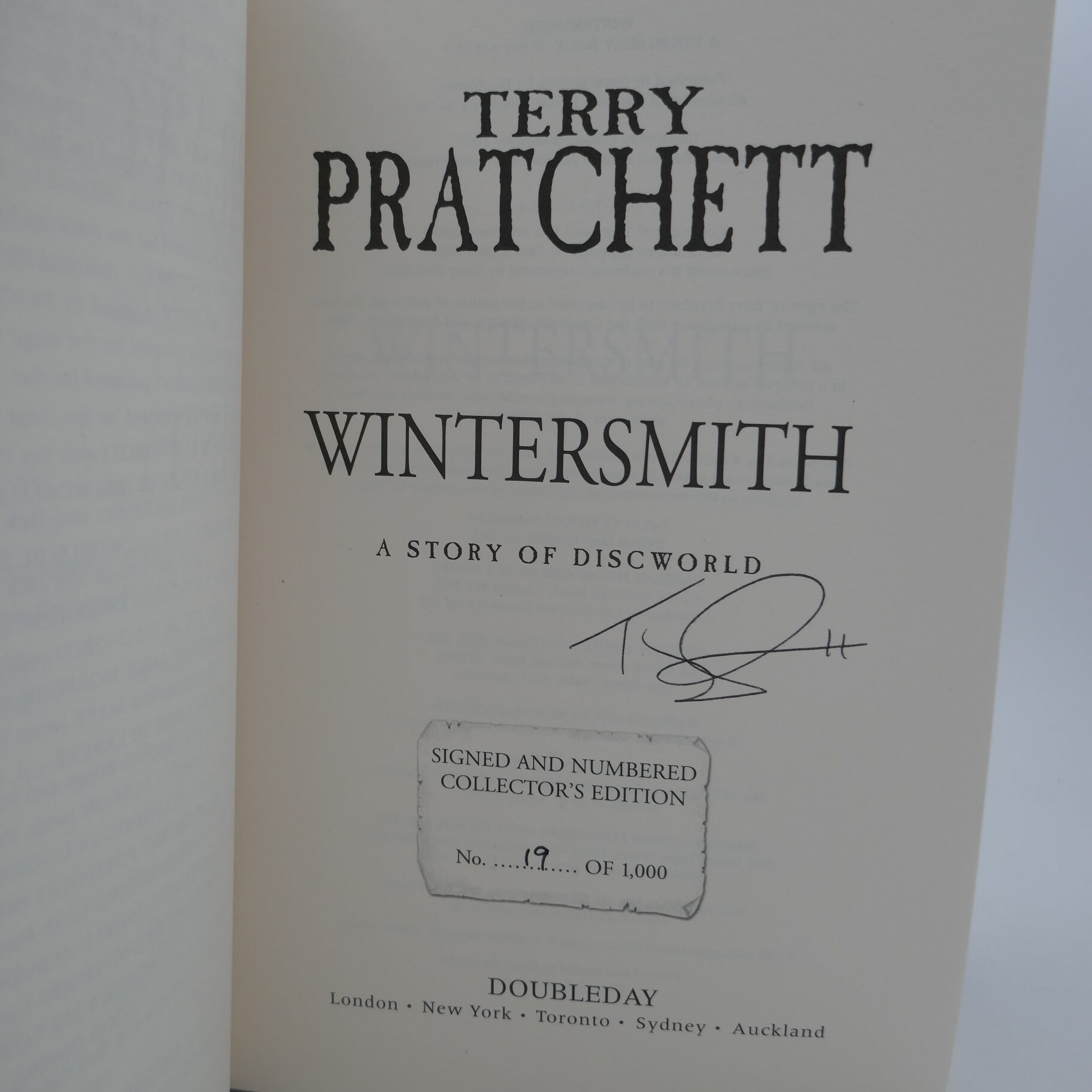 Wintersmith. Limited Signed Edition (2006) - Image 2