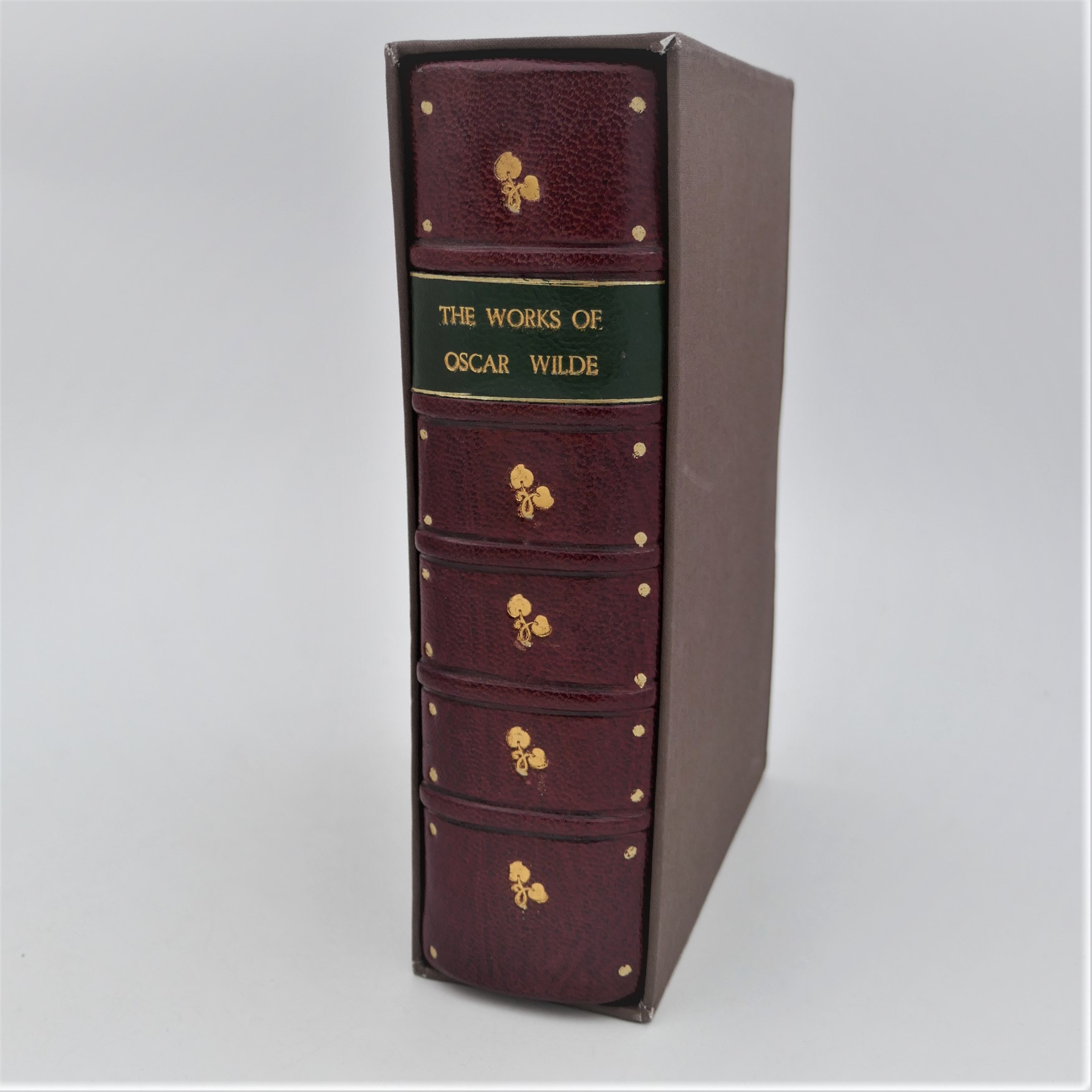 The Works of Oscar Wilde. Illustrated by Donia Nachshen (1931)