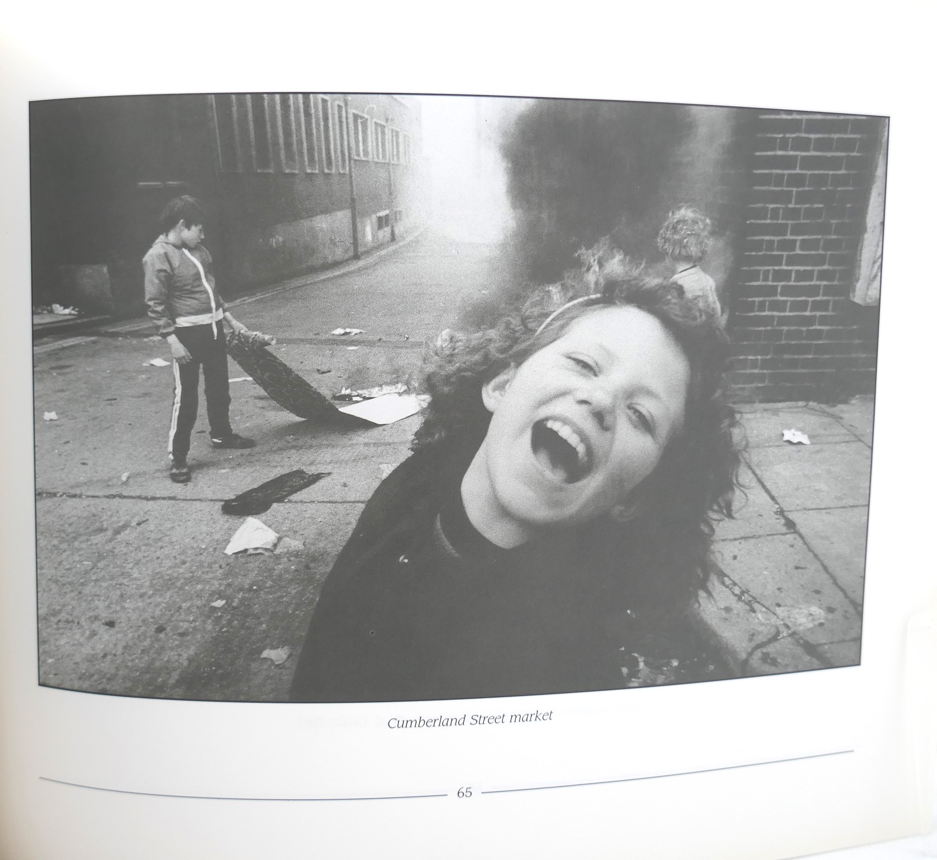 Dubliners. Photographs by Tony O'Shea. Signed Copy (1990) - Image 3