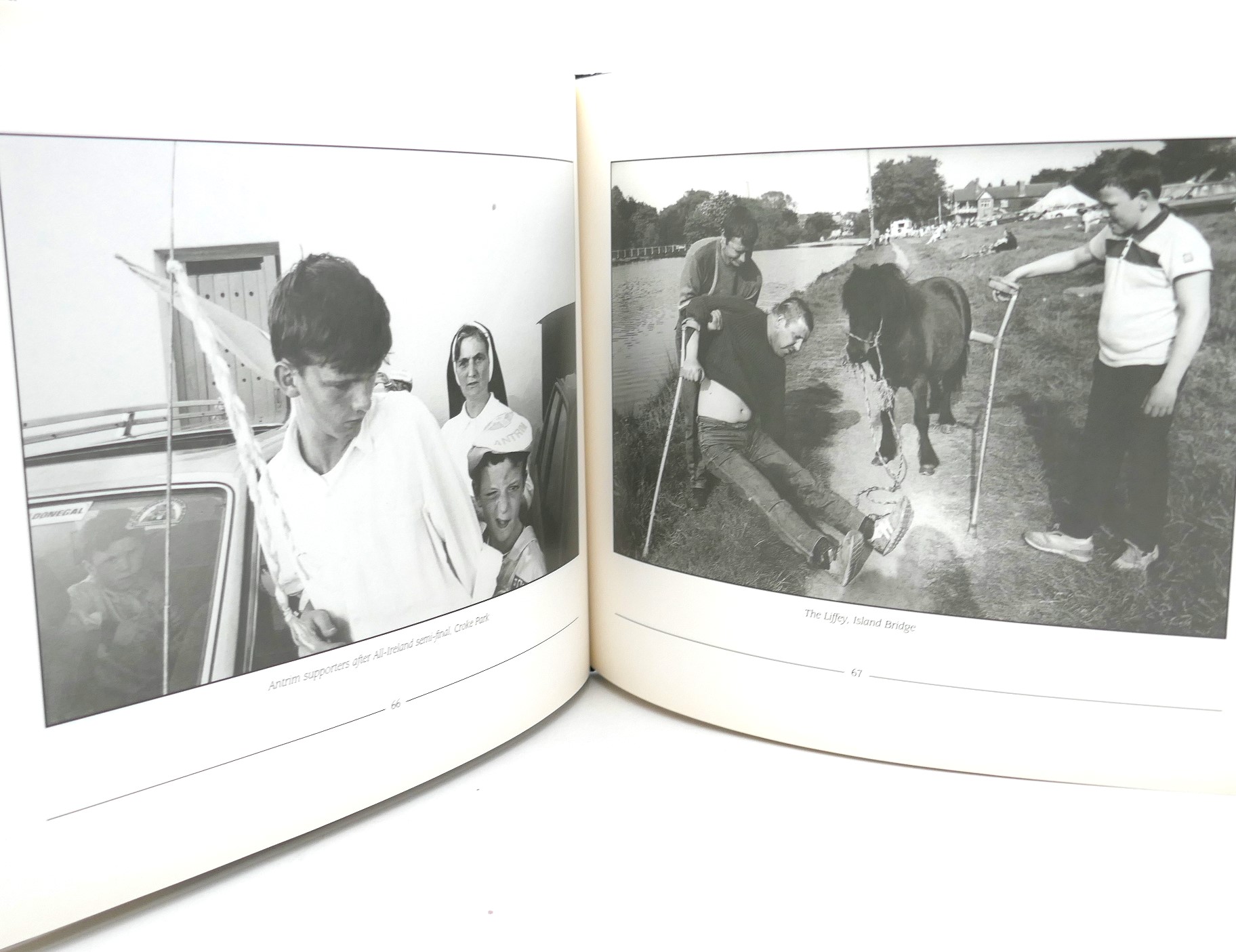 Dubliners. Photographs by Tony O'Shea. Signed Copy (1990) - Image 4