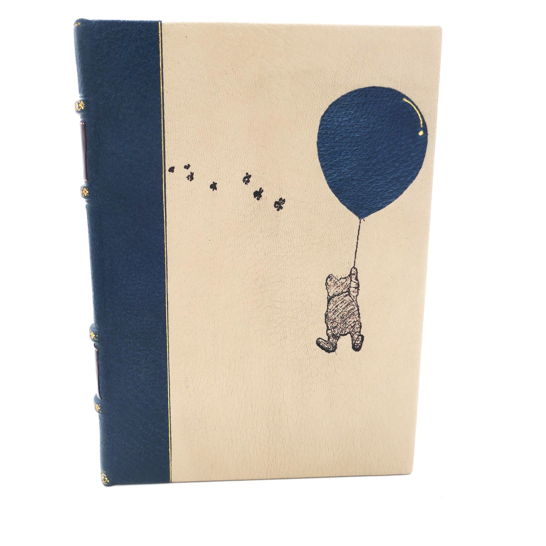 Winnie-the-Pooh. Little Oak Fine Bindings ( 2023)
