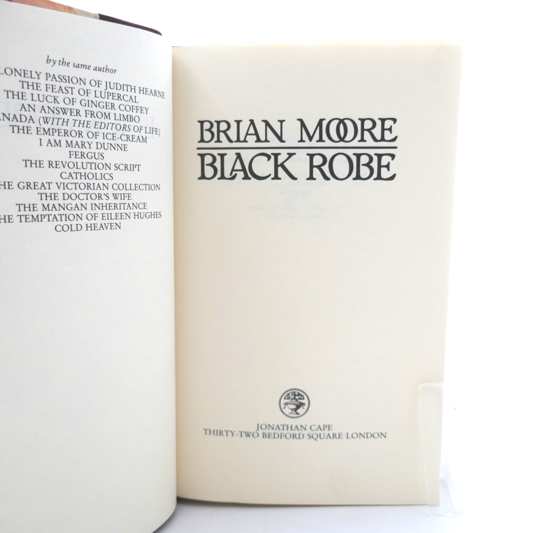 Black Robe. A Novel. Limited Signed Edition (1985) - Image 3