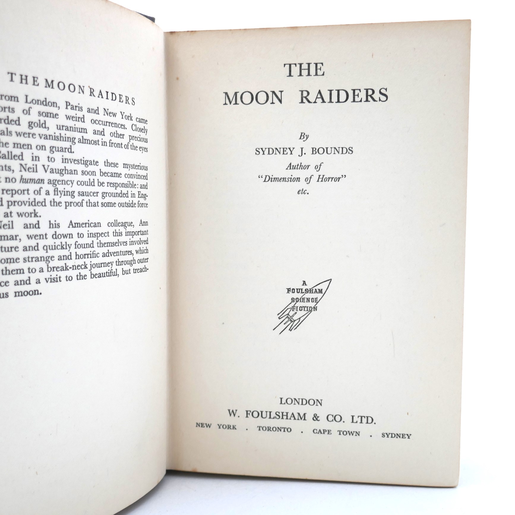 The Moon Raiders. First Edition (1955) - Image 2