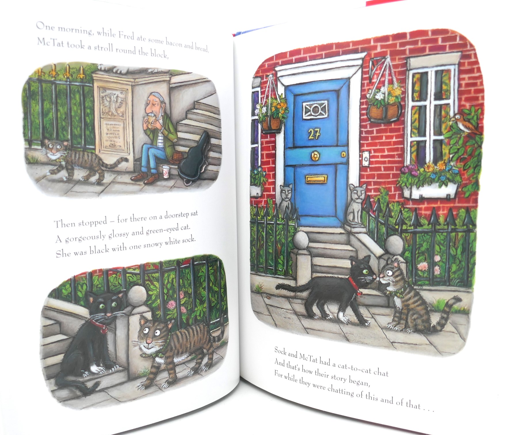 Tabby McTat. Illustrated by Axel Scheffler (2009) - Image 3