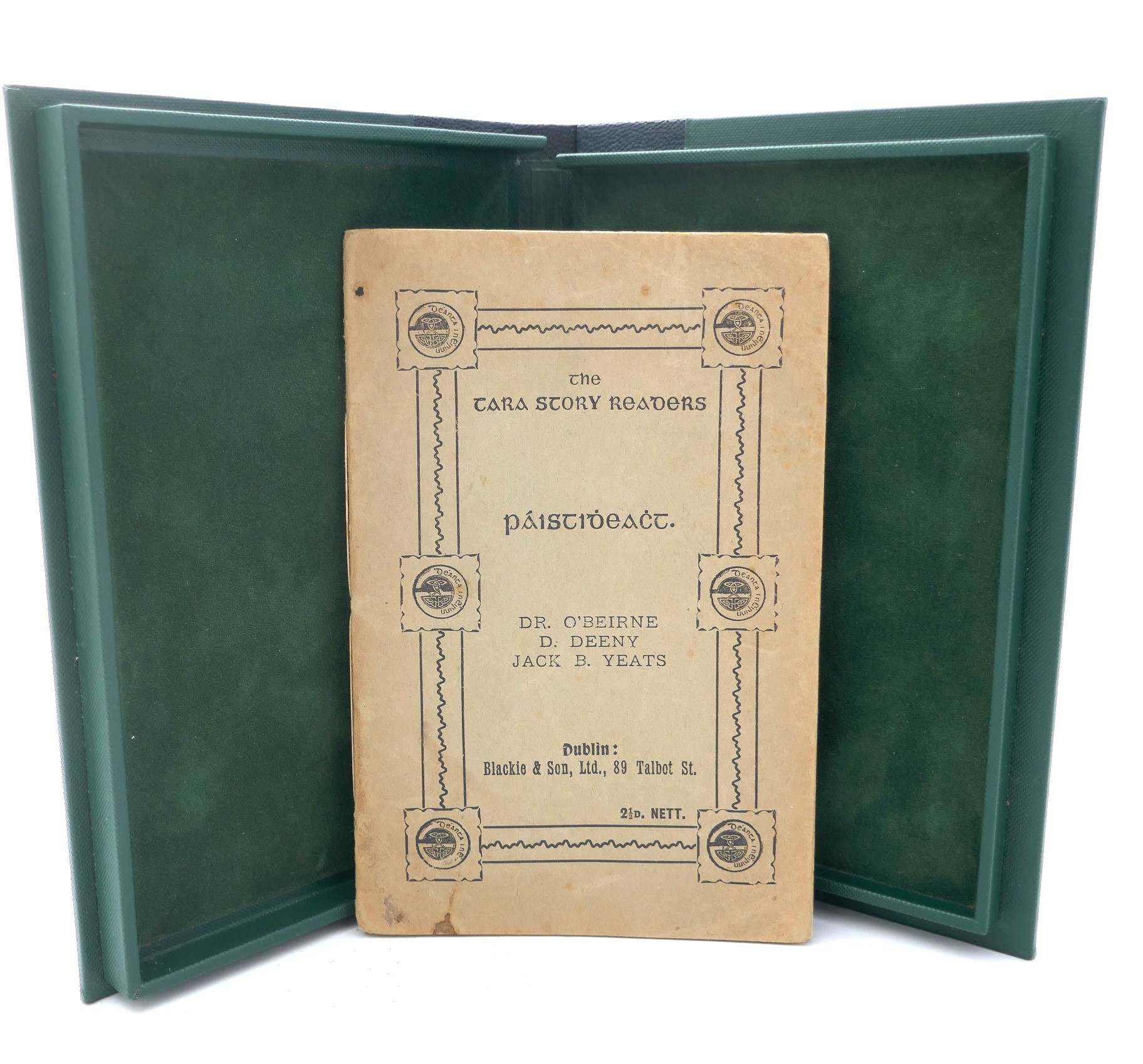 Páistidheacht. Illustrated by Jack B. Yeats (1910)