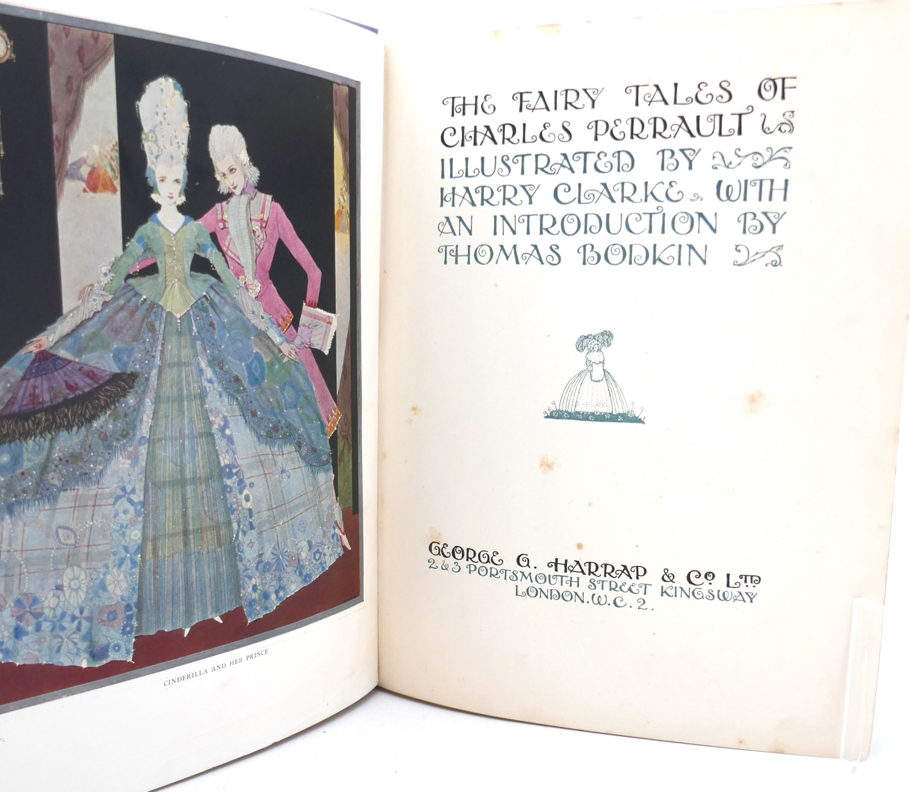 The Fairy Tales of Charles Perrault. Illustrated by Harry Clarke (1922) - Image 2