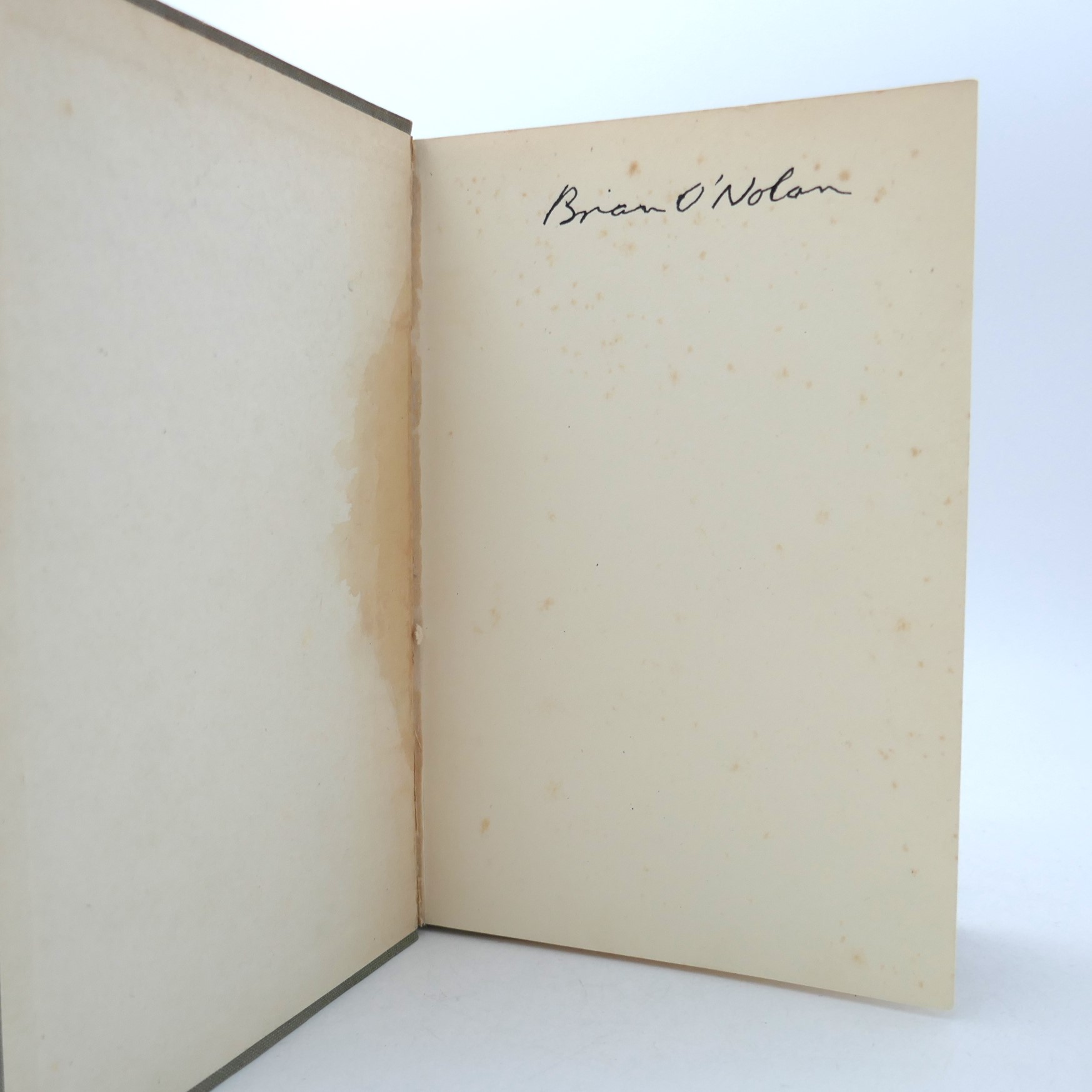 At Swim Two Birds. Second Issue. Signed by the Author (1939) - Image 3