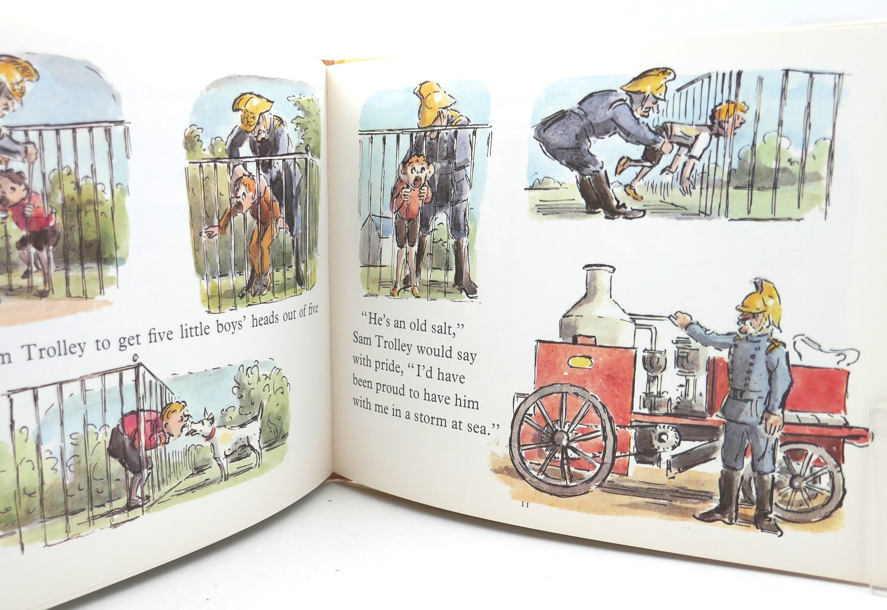 The Little Fire Engine. Illustrated by Edward Ardizzone (1973) - Image 2