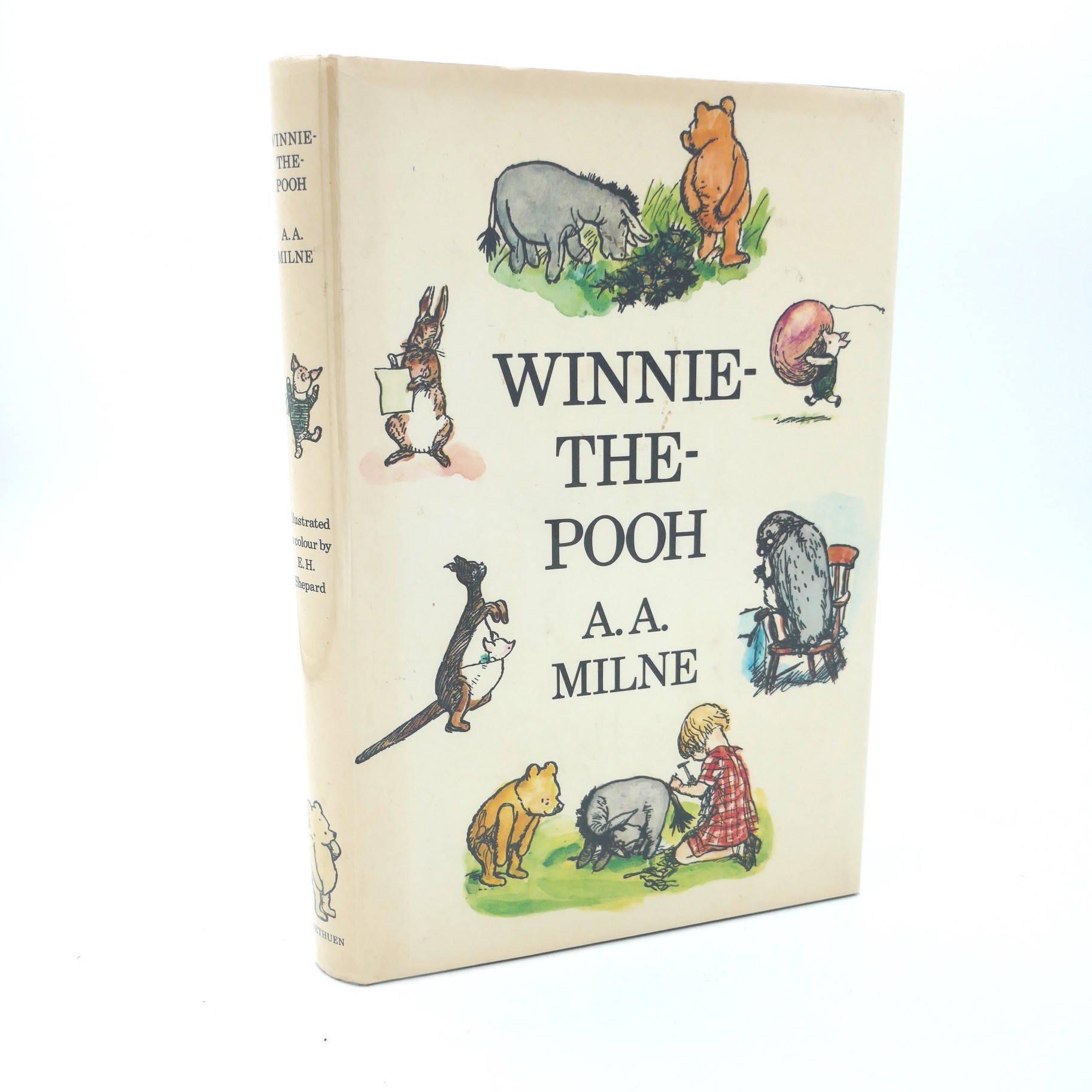 Winnie the Pooh. First Edition in Colour (1973)