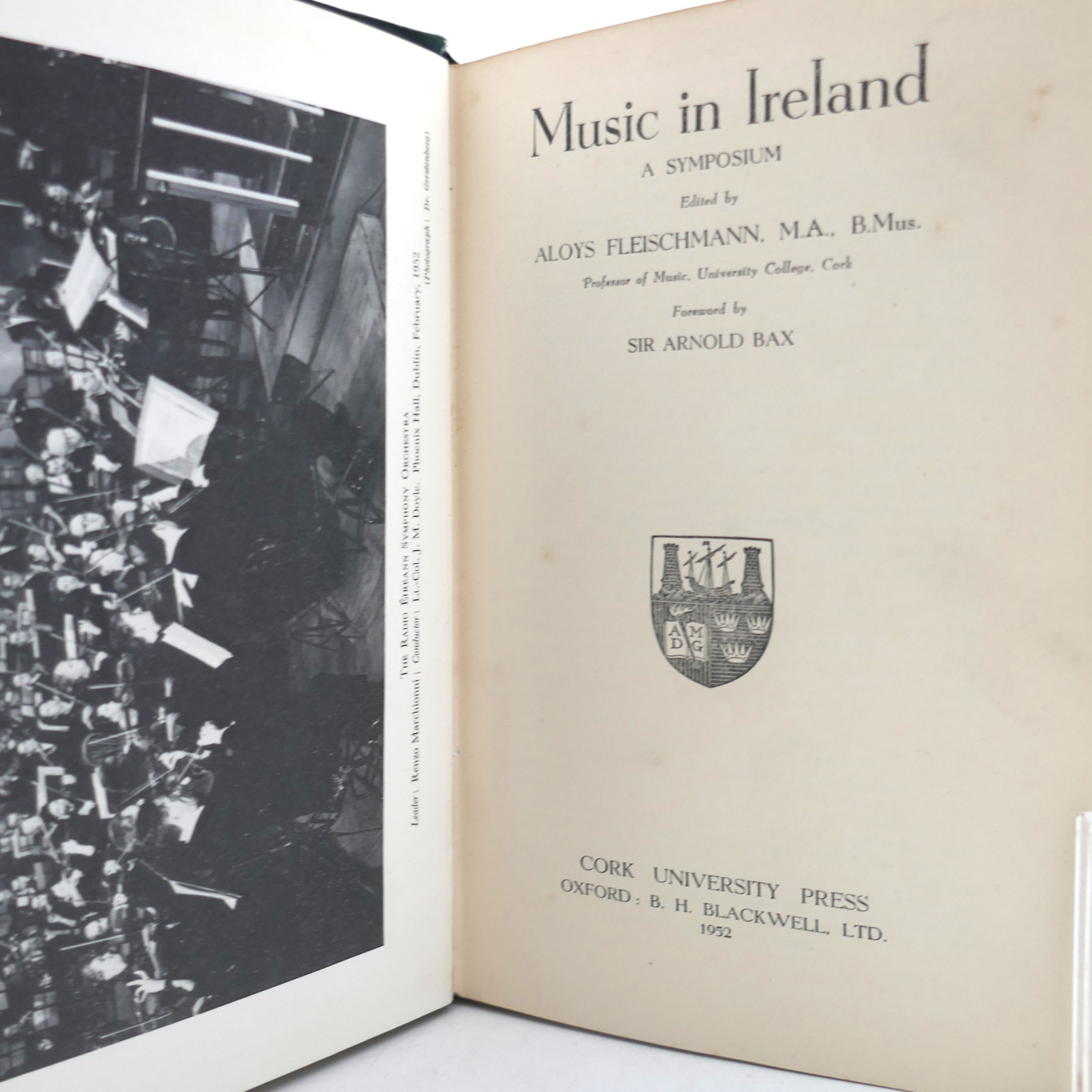 Music in Ireland. A Symposium (1952) - Image 2