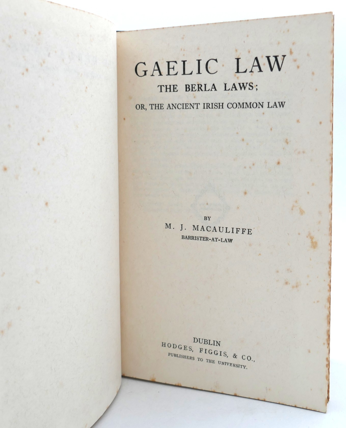 Gaelic Law. The Berla Laws or The Ancient Irish Common Law (1923) - Image 2